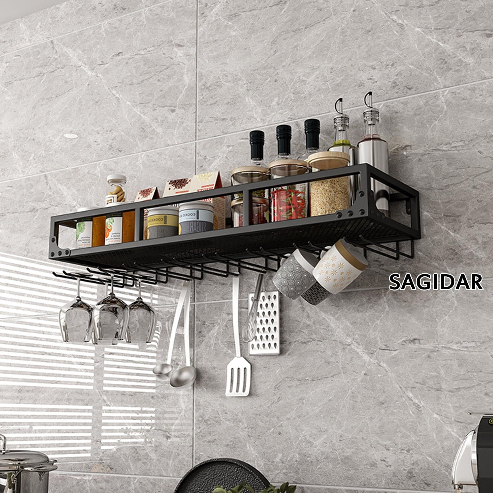 SAGIDAR Estante De Vino De Pared, Colgador De Almacenamiento De Copas, Soporte para Vasos De Hierro 60cm-150cm, Fácil De Montar, Negro/Oro, Apoyo Estable, Diseño De Copa Colgante Razonable