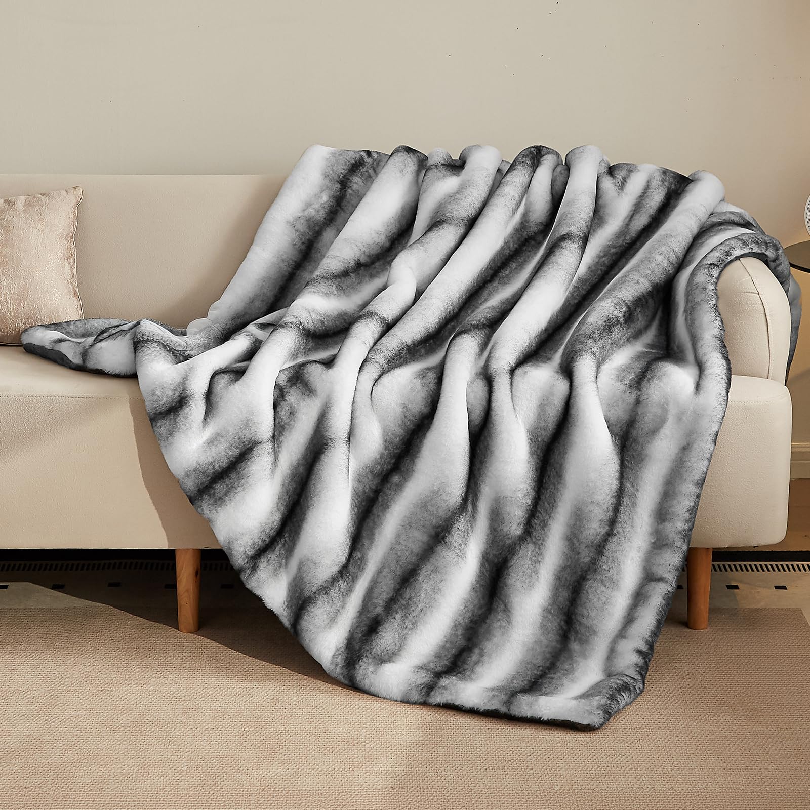 IKALIFE Faux Fur Throw, 230 x 270 cm Winter Thick Warm Cosy Blanket — image 1