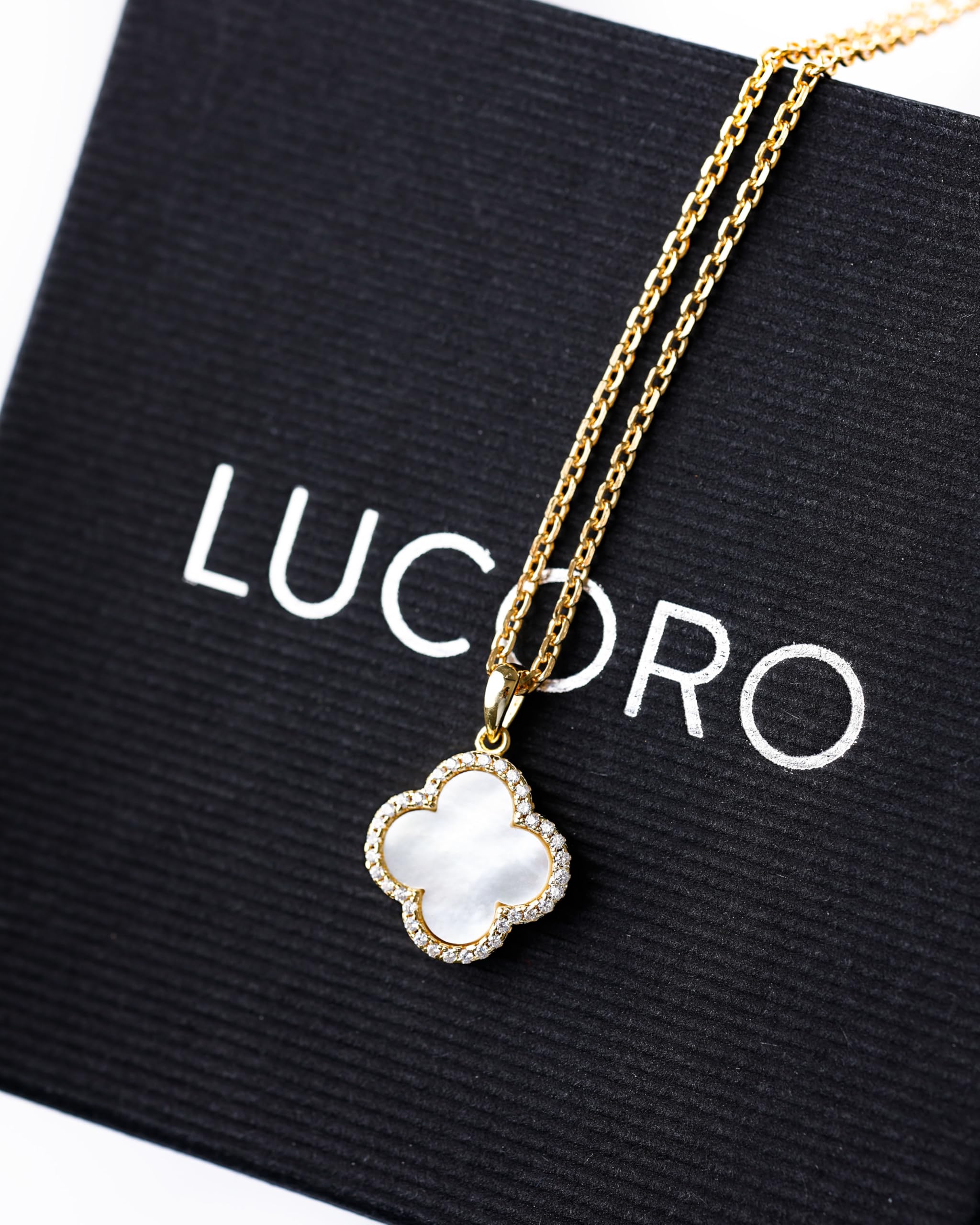 Lucoro - Kleeblatt Halskette Damen 925 Silber 18K vergoldet – Zirkonia & Perlmutt Anhänger, verstellbar 42–45 cm – Schmuck für Frauen & Mädchen, elegantes Geschenk mit Schmuckbox
