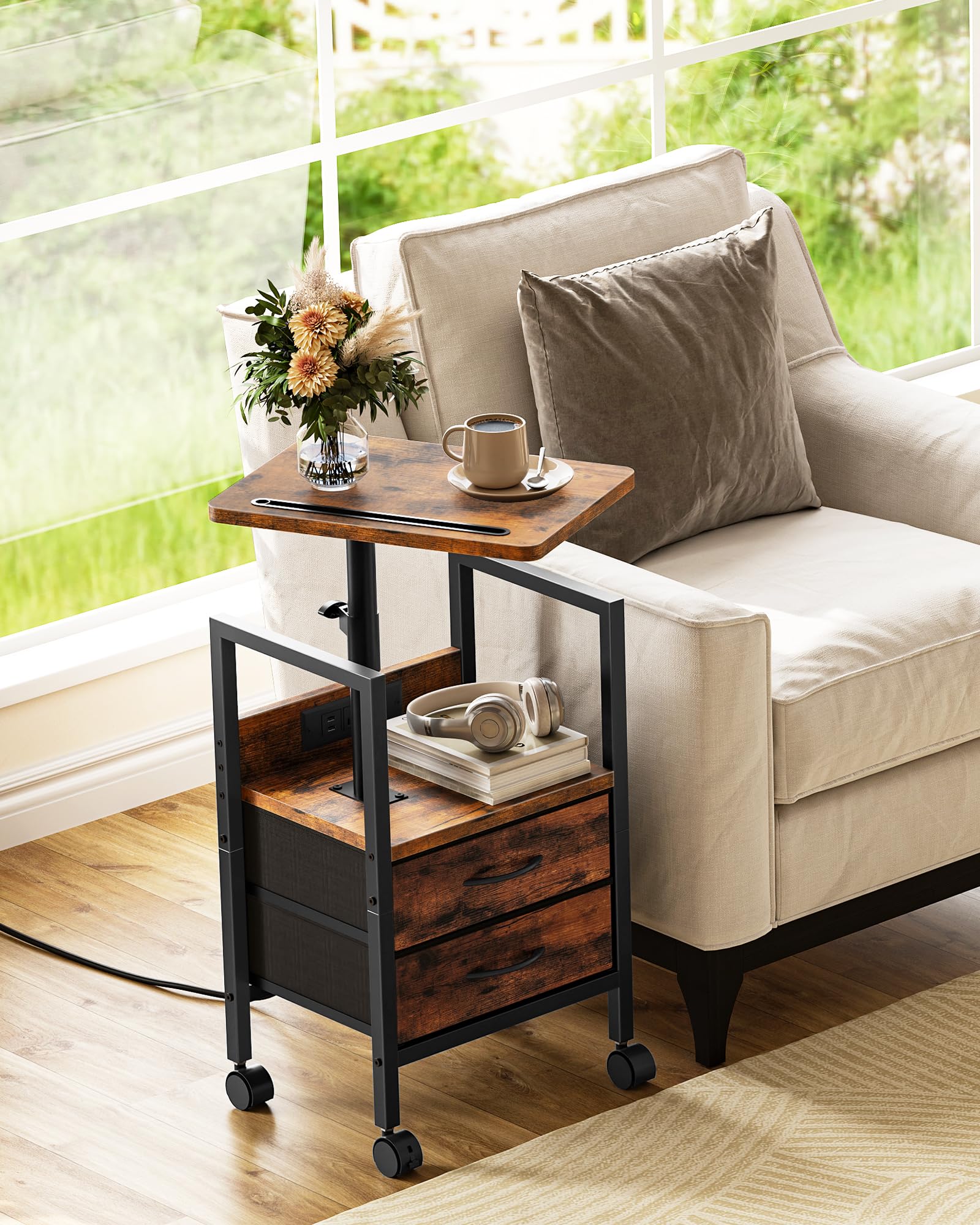 Mesa auxiliar de altura ajustable con mesa giratoria, mesa auxiliar con estación de carga, mesita de noche con cajones y ruedas de tela, mesita de noche para sala de estar, dormitorio, marrón rústico
