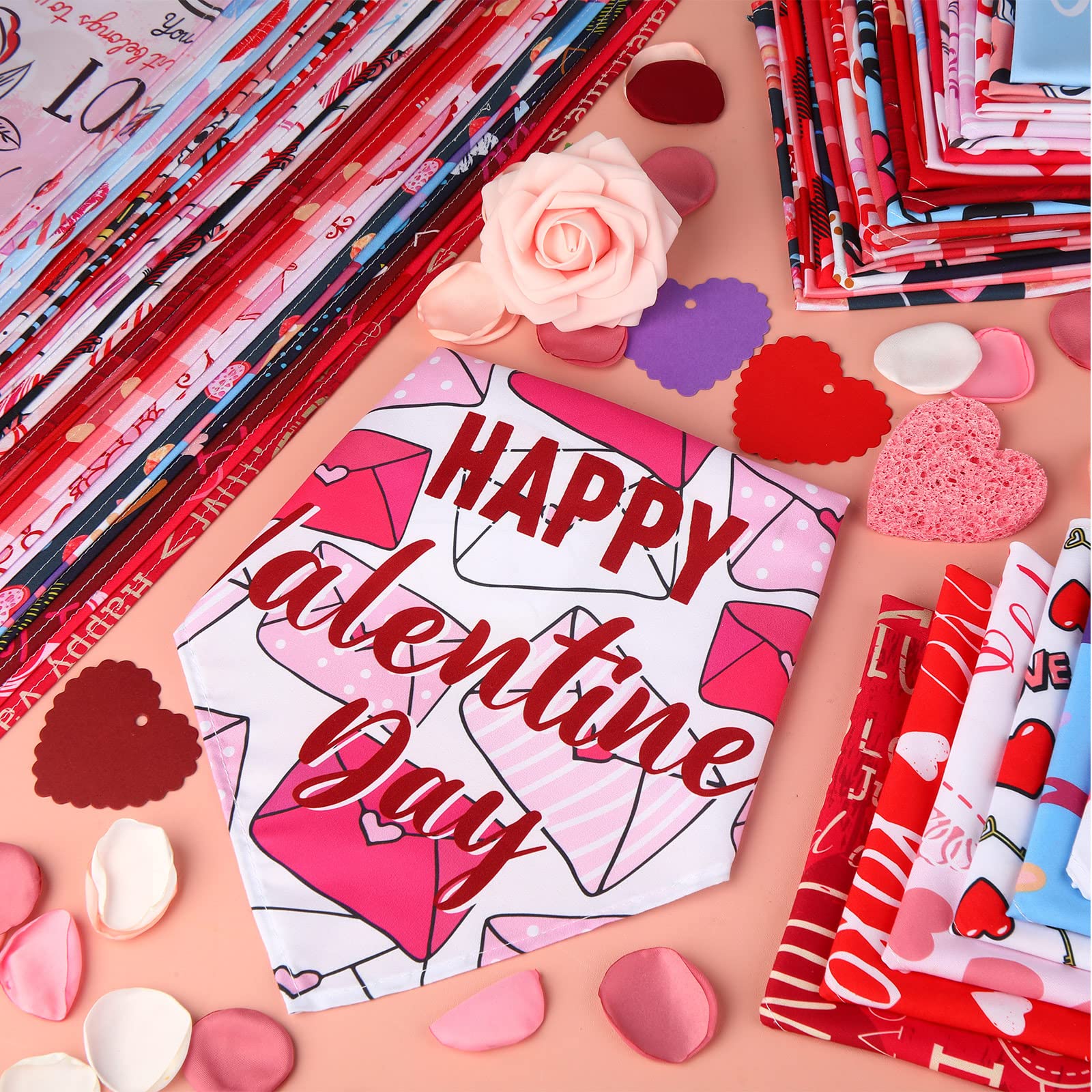 Lot de 60 Bandanas réglables pour la Saint-Valentin pour Chien de Petite et Moyenne Taille (Motif cœur)