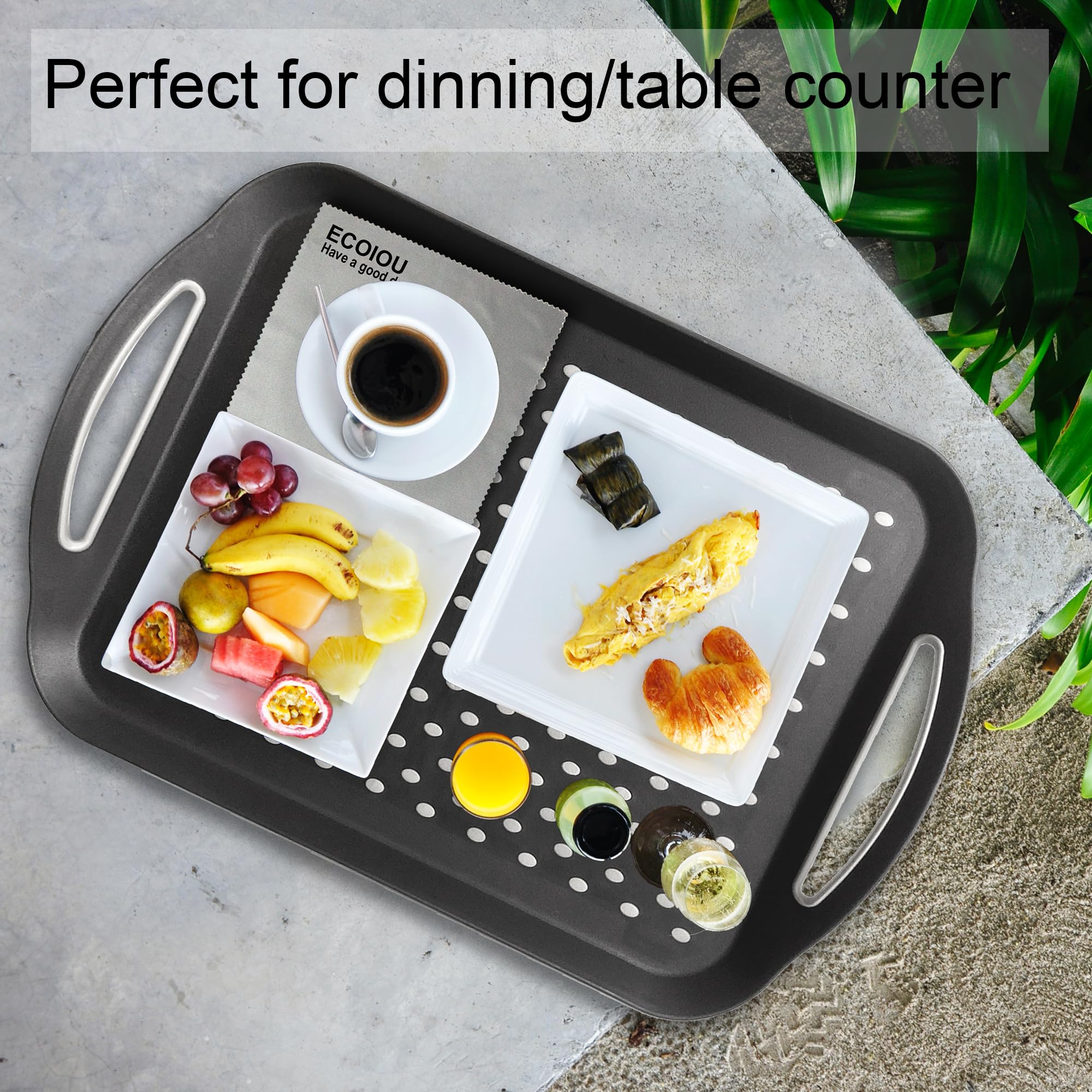 ECOIOU Bandeja antideslizante más grande para servir alimentos con asas, 17.9 x 12 pulgadas, color negro