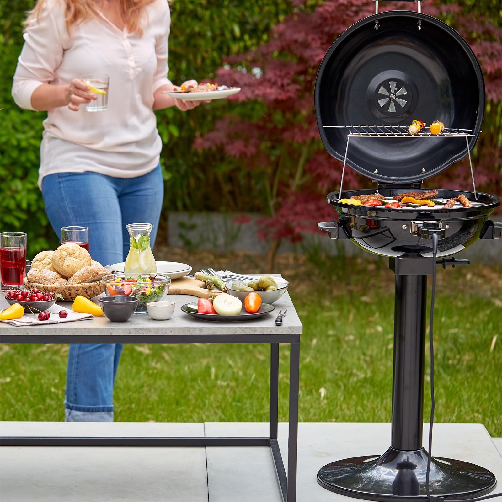 CUSIMAX Elektrogrill Standgrill mit Deckel und Standfuß, Regulierbare Temperatur und Fettauffangschale, 1600W Elektrischer Barbecue-Grill für Außennutzung, Balkon & Garten, Leichte Reinigung