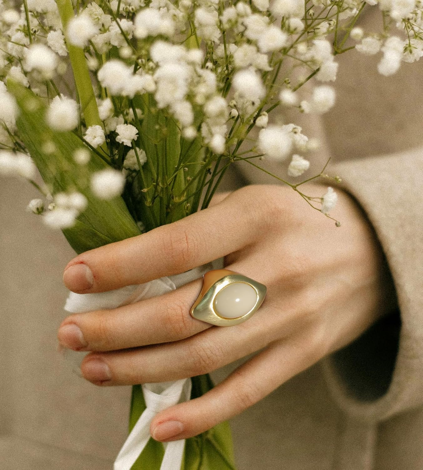 Aprilery Anéis grossos dourados para mulheres, anéis de metal vintage de pedra para coquetel, bijuterias, presentes para ela em promoção! Veja a oferta e mais achadinhos de Bijuterias 8 Hoje é o melhor dia para comprar Aprilery Anéis grossos dourados para mulheres, anéis de metal vintage de pedra para coquetel, bijuterias, presentes para ela com aquele preço maroto! Promoção! Aproveite a oferta! 8