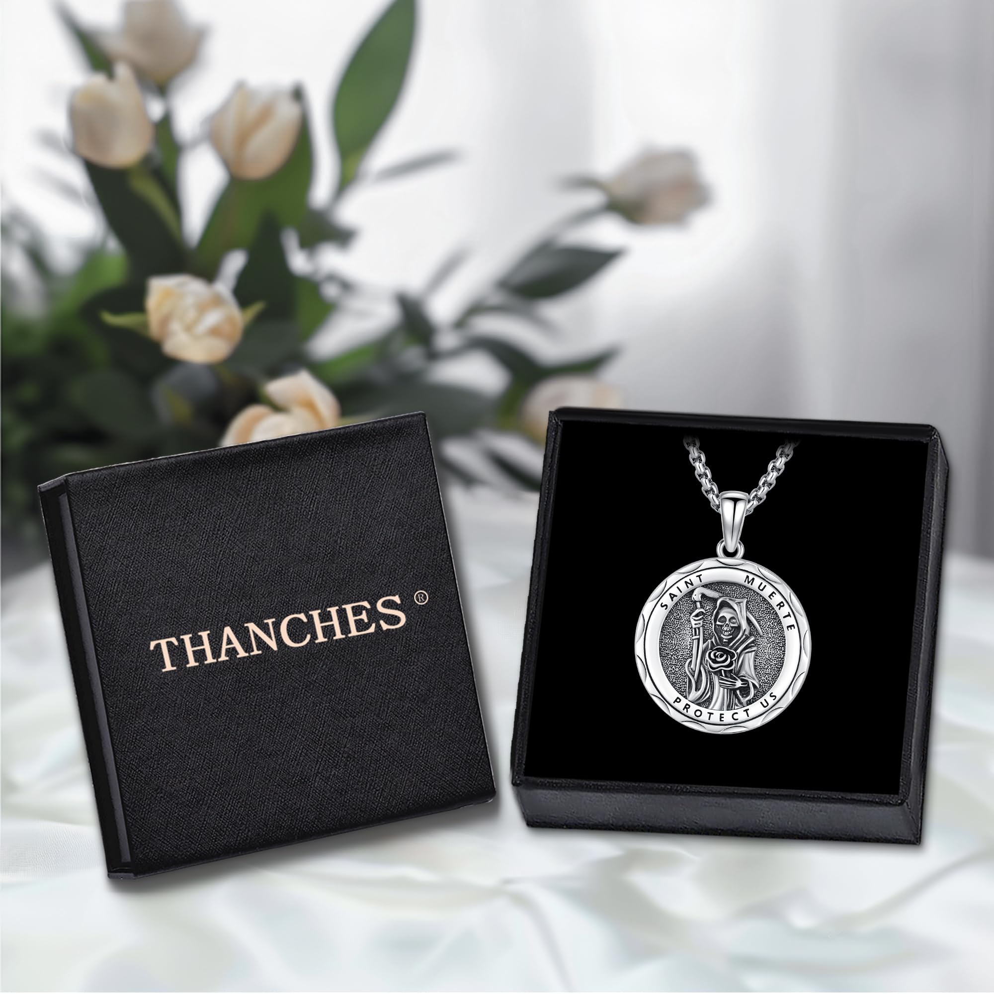 La Santa Muerte - Collana da donna e uomo, in argento Sterling 925, con ciondolo a forma di rosa nera, amuleto, gioiello religioso, idea regalo, piccola, in argento Sterling, senza pietre