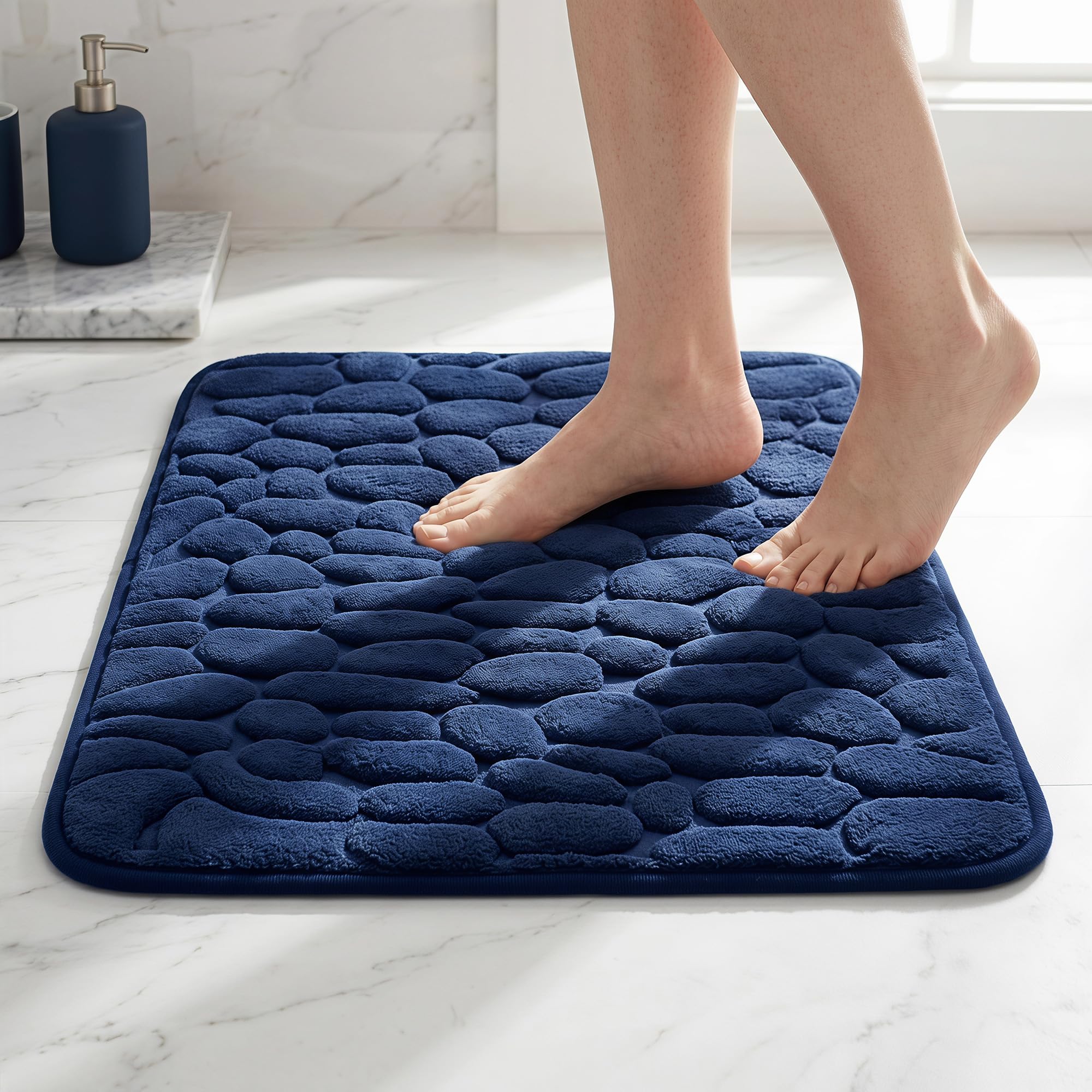Tapis de bain en mousse à mémoire bleu marine 50x80 cm