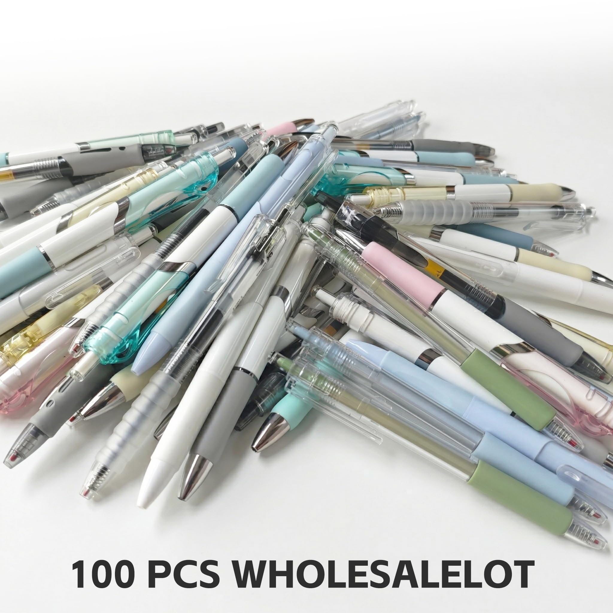 Lote de 100 bolígrafos retráctiles de tinta de gel de plástico, varios estilos de bolígrafos de clic, a granel, colores y estilos variarán