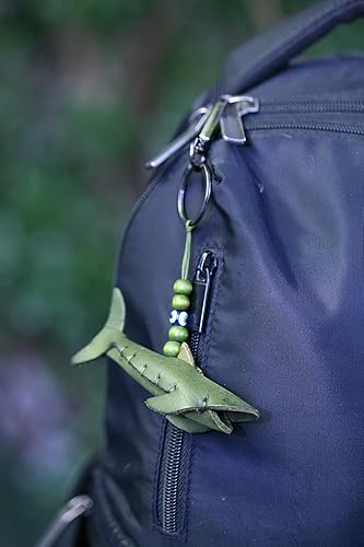 Miniatura 5 de Handmade Leather Shark Keychain, Hanging Charm Accessory for Purse, Bag and Backpacks  100% Genuine Leather, Shark Gift for Shark Lovers (Dark Green)