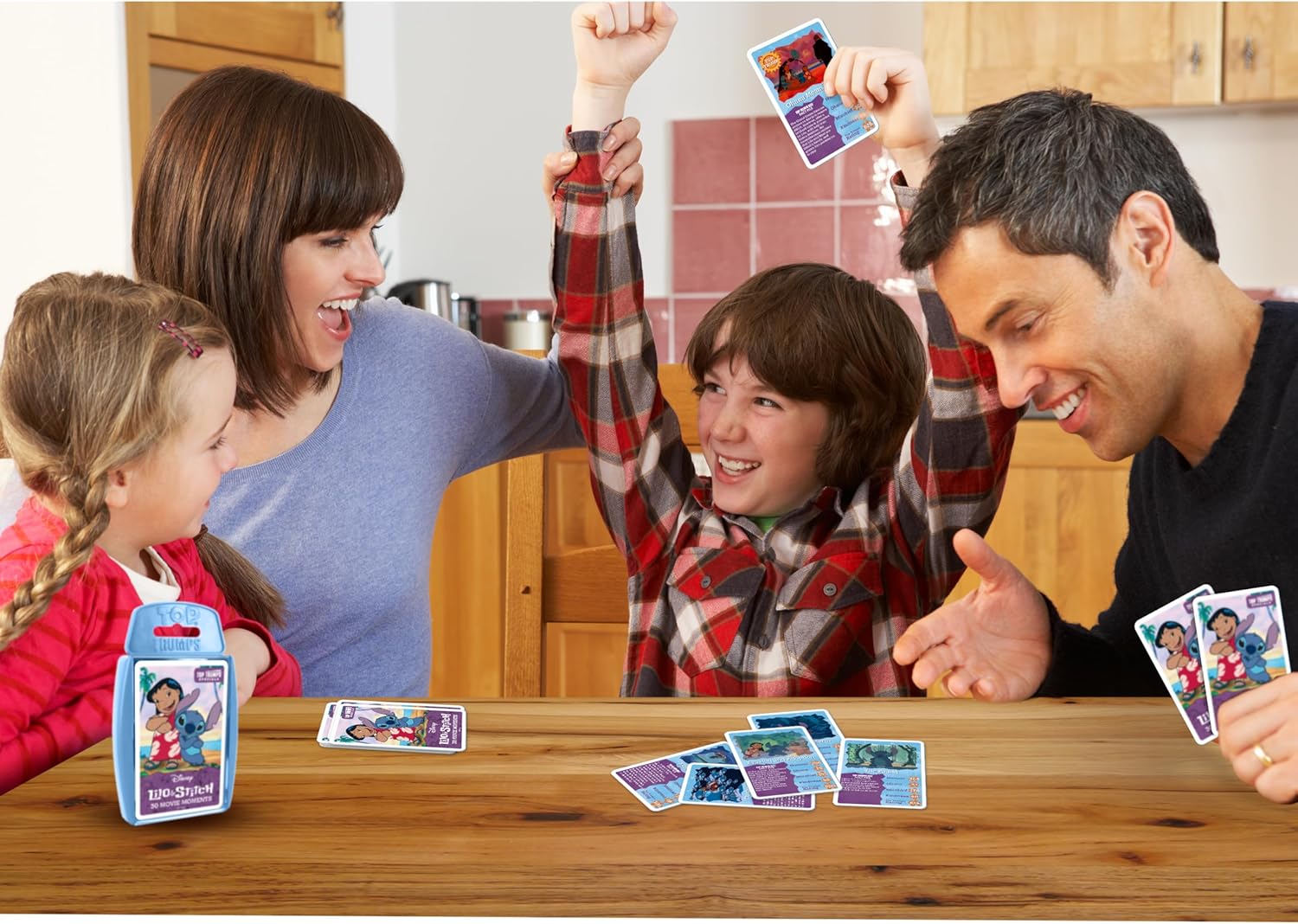 Top Trumps Card Game Lilo and Stich Moments - Family Games for Kids and Adults for 2+ Players - Kid Cards War for Families for 6+