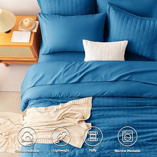 Miniatura 2 de CozyLux  Juego completo de edredón de 7 piezas con sábanas, ropa de cama suave seersucker con edredón y fundas de almohada, sábana bajera, sábana