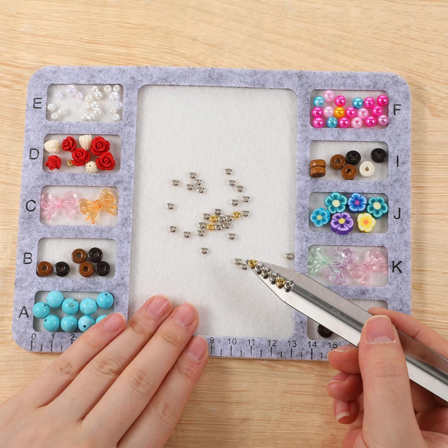2 PCS Jewelry Bead Mats with 1 PCS Bead Scoop, Rectangle Felt Beading Mat Beads Trays Boards with 8 Individual Grids for DIY Craft Jewelry Making, 11.4x8.07inch