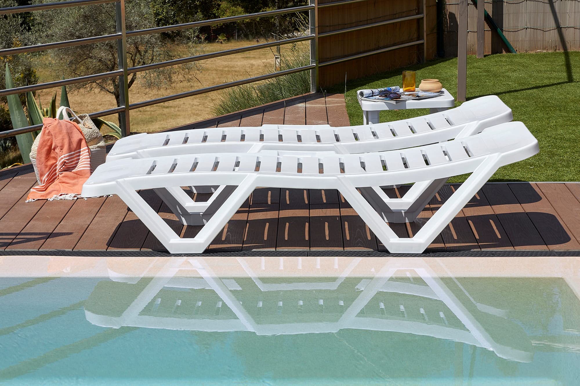 Resol garbar Master-Andorra Set 2+1 Tumbona-Mesa Auxiliar Exterior | jardín, terraza, balcón, Playa, Piscina | diseño, Ligero, apilable, reclinable, Ruedas, Posavasos | Antracita