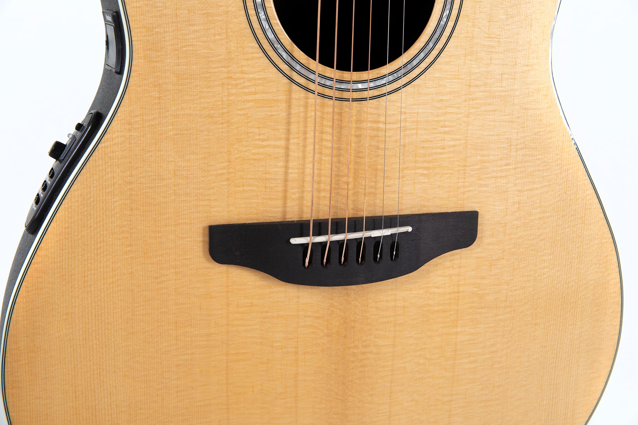 OVATION E-Akustikgitarre Celebrity Traditional CS24 Mid Cutaway - Massive Fichtendecke - Mid-depth Lyrachord Body - Natural - CS24-4-G
