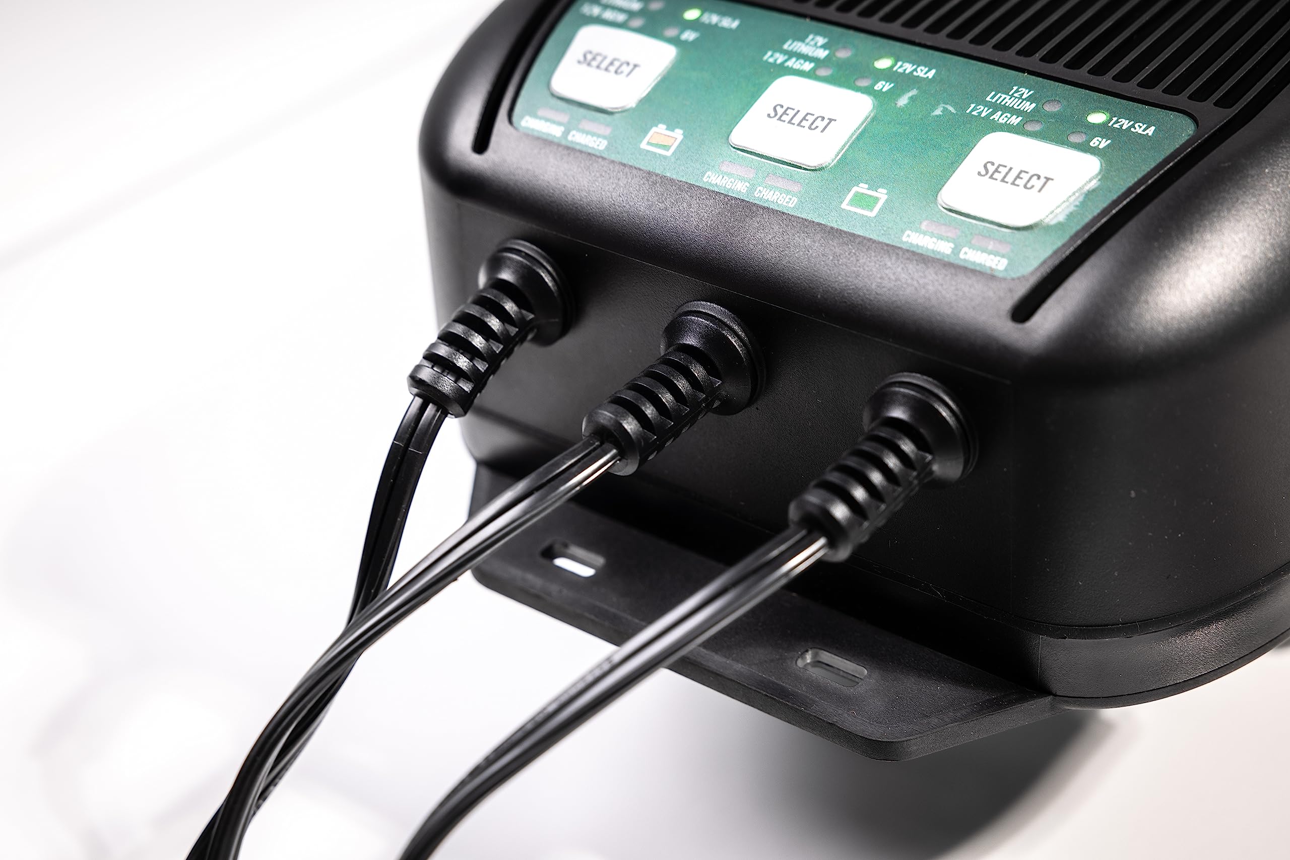 Battery Tender WaveCharge 9 AMP - 3 Bank Multibank Charger - 3 AMPs Per Bank - Selectable 12V / 6V - Smart and Switchable Multi Battery Charger and Maintainer - 022-1003-DL-WH