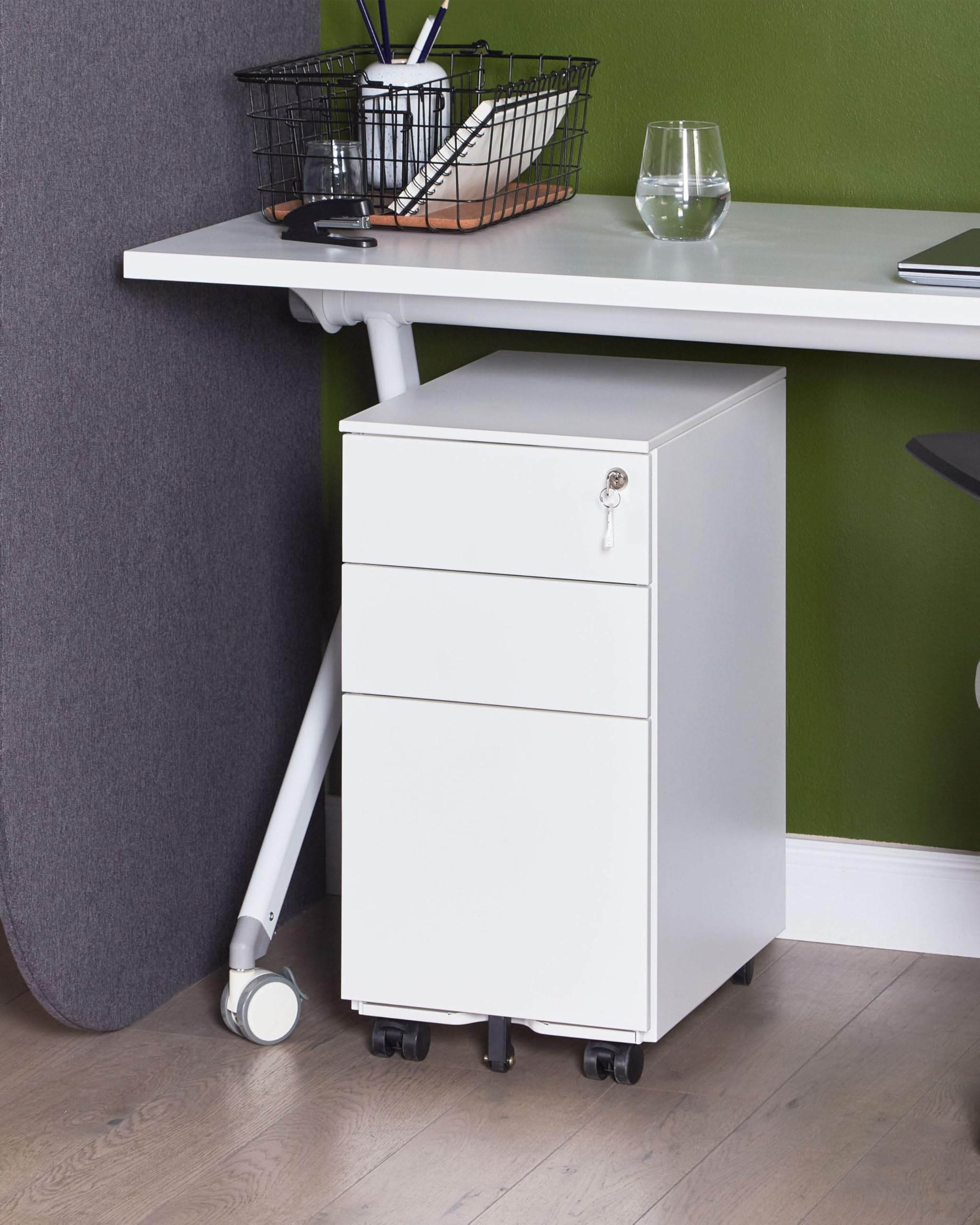 Beliani Caisson de Bureau en Métal Blanc avec roulettes Pratiques et 3 Tiroirs Spacieux Vérouillable avec Clef Idéal pour Rangement de Vos Dossiers