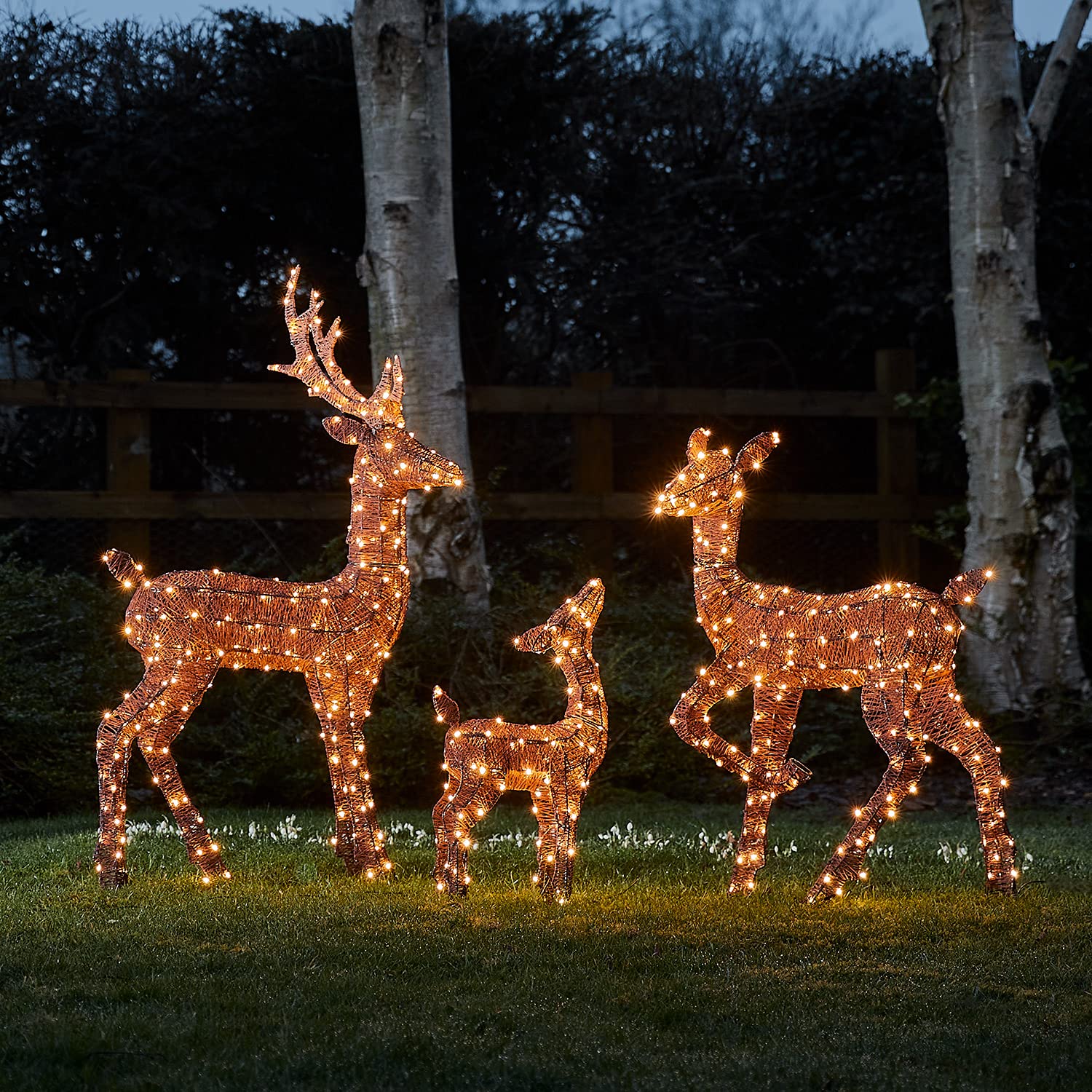 Lights4fun Braune Harewood Rentier Familie LED Rentiere mit Timer Weihnachtsbeleuchtung für außen und innen Weihnachtsfiguren
