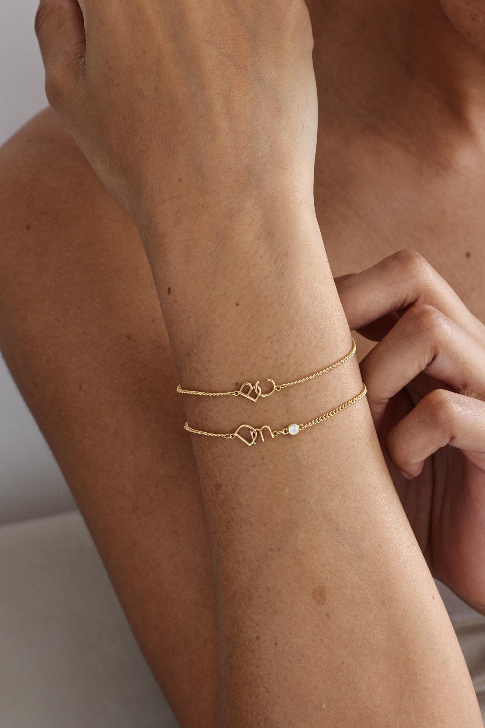 Pulsera de amistad personalizada 925 plata de ley dos encanto inicial con la cadena de la cuna de la cuna pulsera de la novia hecha a mano