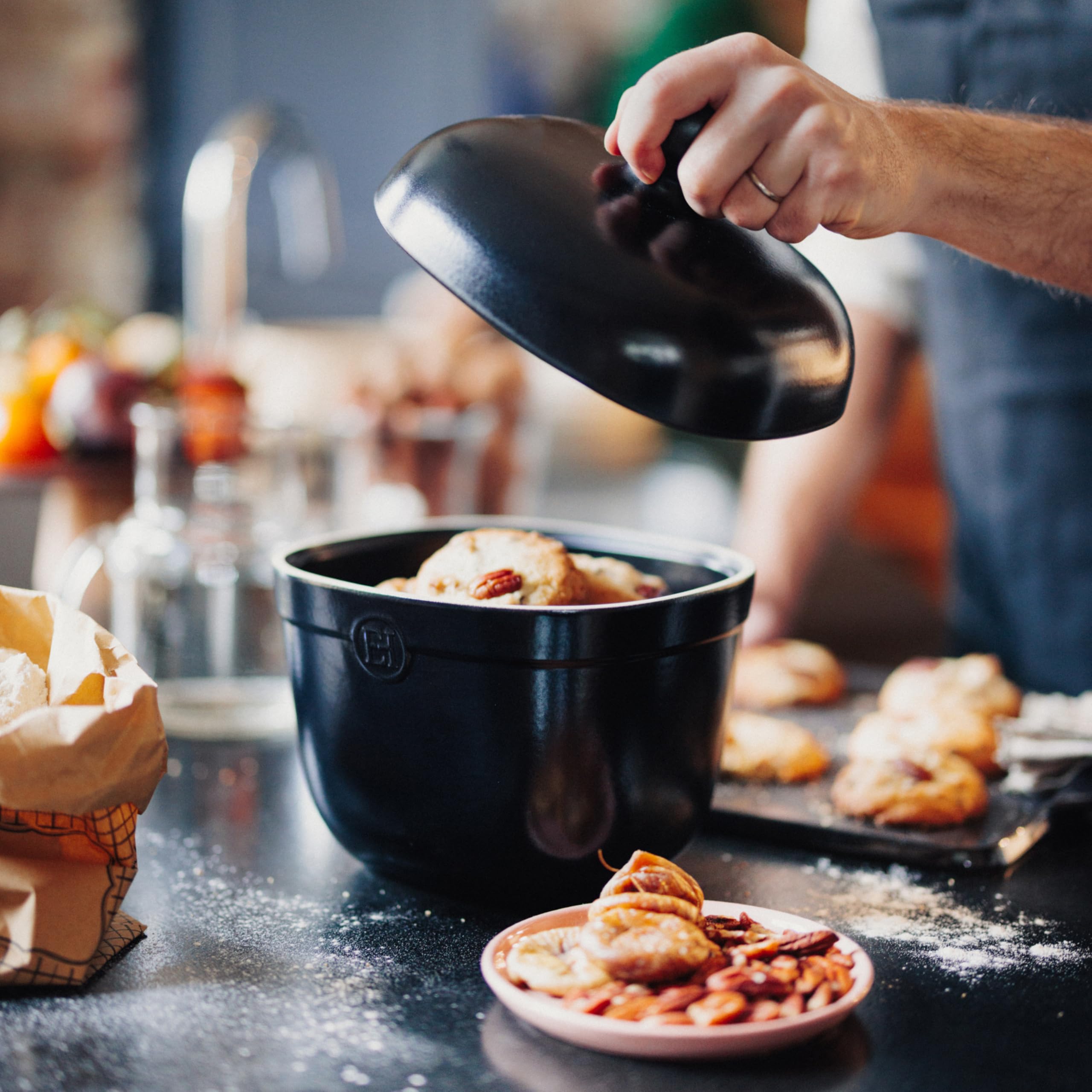 Amazon.com: Emile Henry Made in France Ceramic Cookie Jar- 2.75 Qt