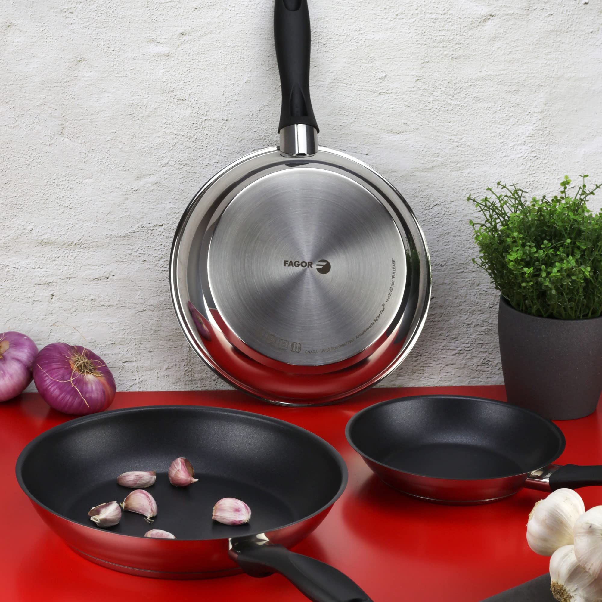 Fagor Enara Set 3 patelnie indukcyjne 18-20-24 cm, stal nierdzewna, nieprzywierająca powlekana organiczna XYLAN PLUS bez PFOA, 3-warstwowe dno dyfuzora, odpowiednie do wszystkich rodzajów kuchenek,