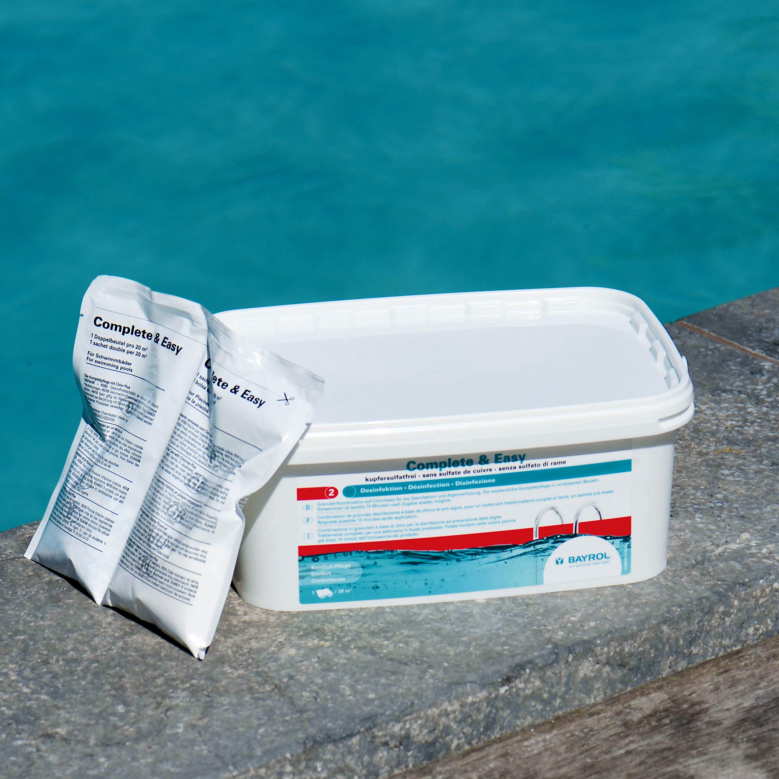 BAYROL Complete & Easy 2,24 kg - Einfache wöchentliche Komplettpflege für den Pool - Desinfektion, Algenverhütung & Klareffekt - 8 vordosierte Doppelbeutel - hygienisch reines Poolwasser