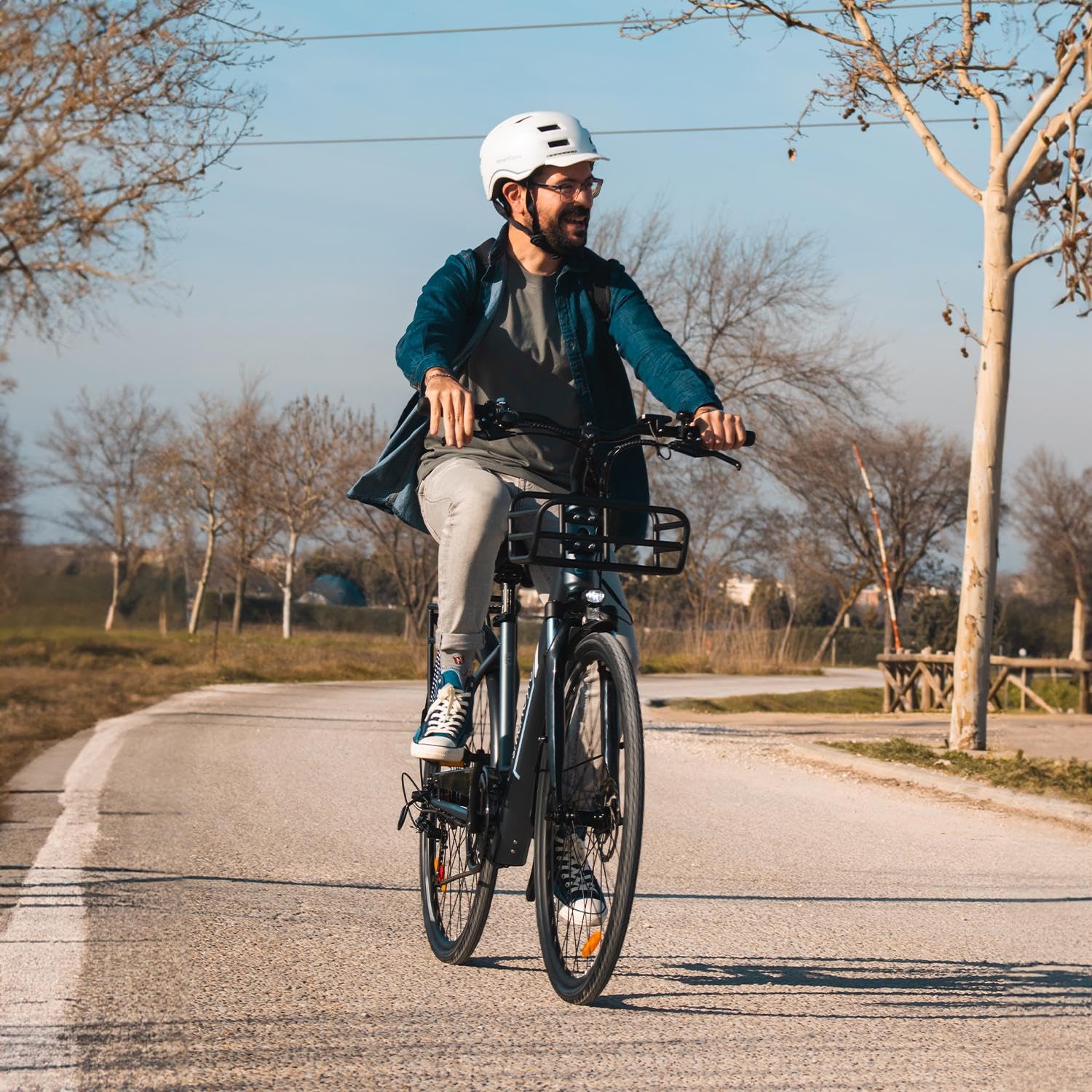 SMARTGYRO eBike Sunset Titanium - Bicicleta Eléctrica Urbana, Frenos de Disco, 6 Velocidades Shimano, Ruedas de 27,5 Inches, Batería Litio 36V 10Ah, Motor Brushless de 250W, Autonomía hasta 60 km