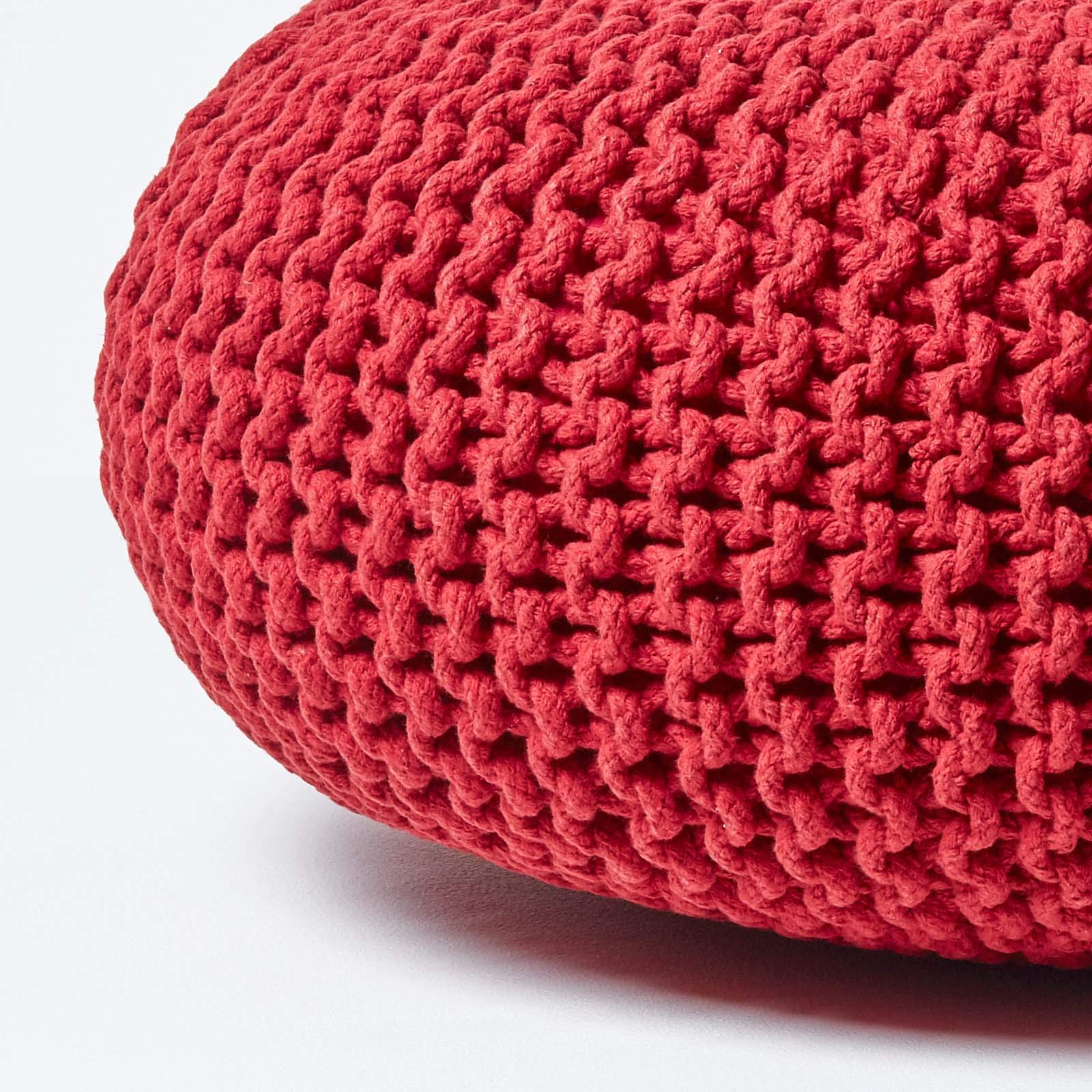 Homescapes Pouf Strickpouf rundes Bodenkissen, Sitzpouf 70 x 23 cm, gepolsterter Sitzhocker, Sitzpuff/Puff mit grob gestricktem Bezug aus 100% Baumwolle, Strickpuff, rot