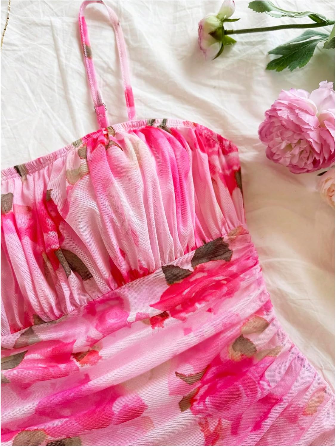 WDIRARA Women's Floral Print Ruched Cami Dress Spaghetti Strap Ruffle Hem Mesh Mini Dress - Image 3