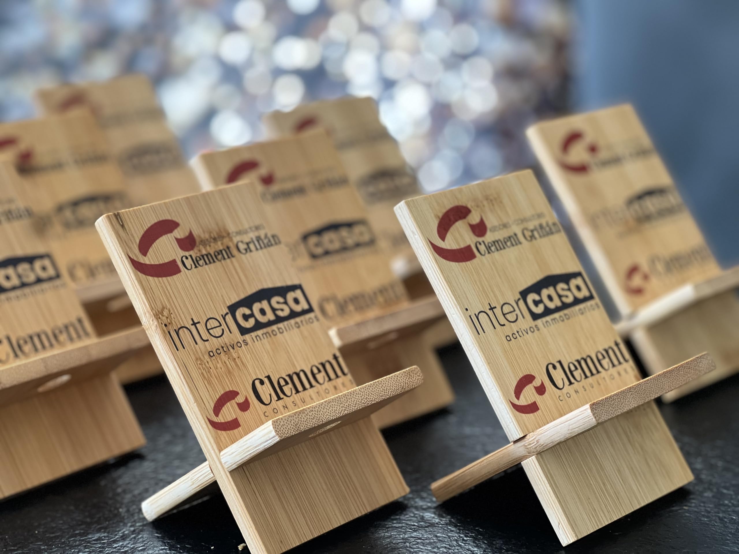 Uvimark | 10 Soportes Móvil de Mesa Personalizados | Detalles Boda | Detalles Bautizo | Detalles Comunión | Soporte Smartphone Universal