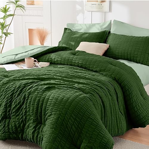 HYMOKEGE Dark Green/Sage Green King Size Comforter Set Seersucker 7 Pieces, All Season Luxury Bed in a Bag for Bedroom, Bedding Set with Comforter, Sheets, Pillowcases & Shams