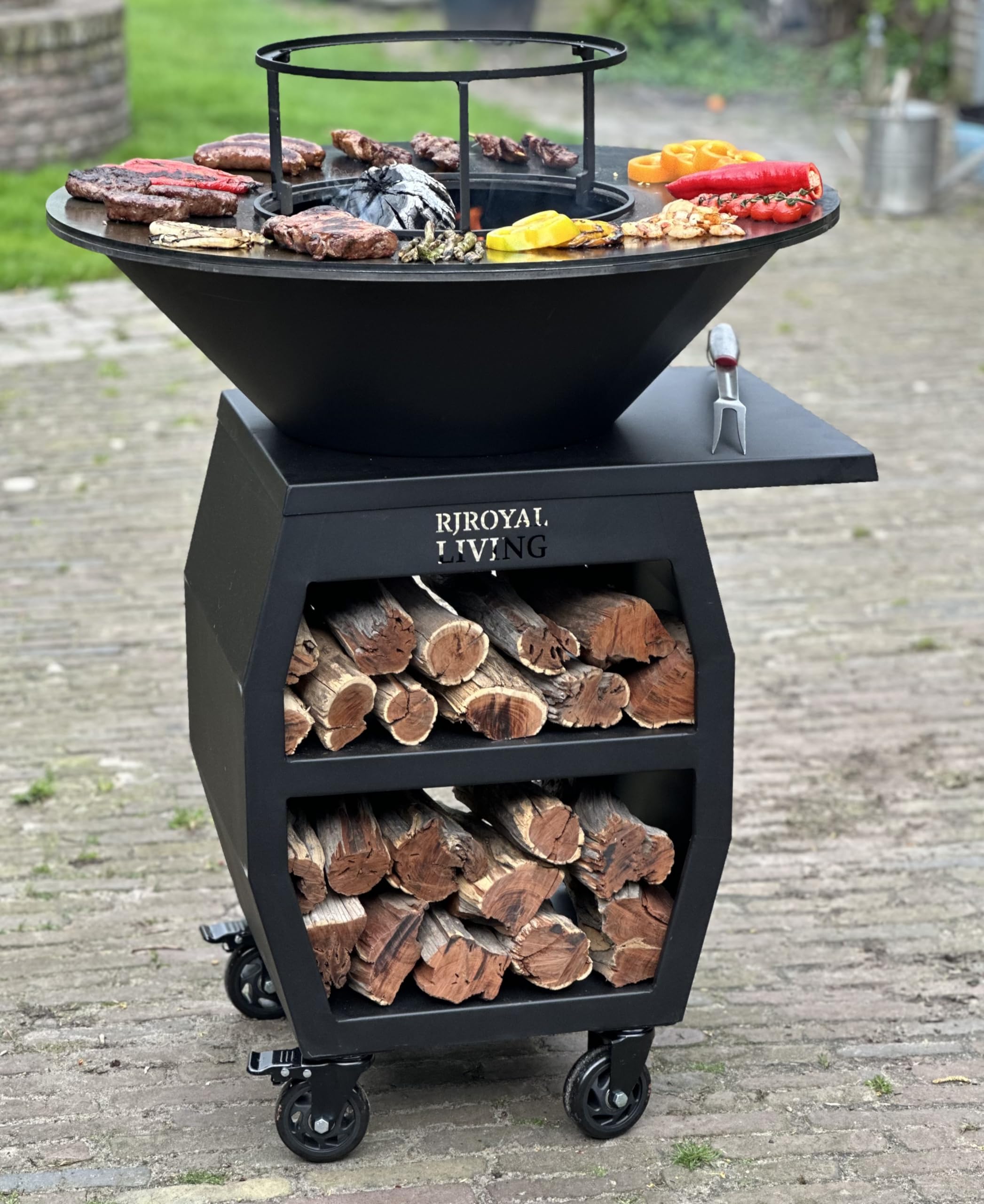 Barbecue Plancha Grill Companero 2.0 XXL Blackline, 80 x 80 x 112,5 cm, anello per barbecue, anello del fuoco, braciere con piastra del fuoco, completo, fusto per grill, cestino del fuoco, piastra