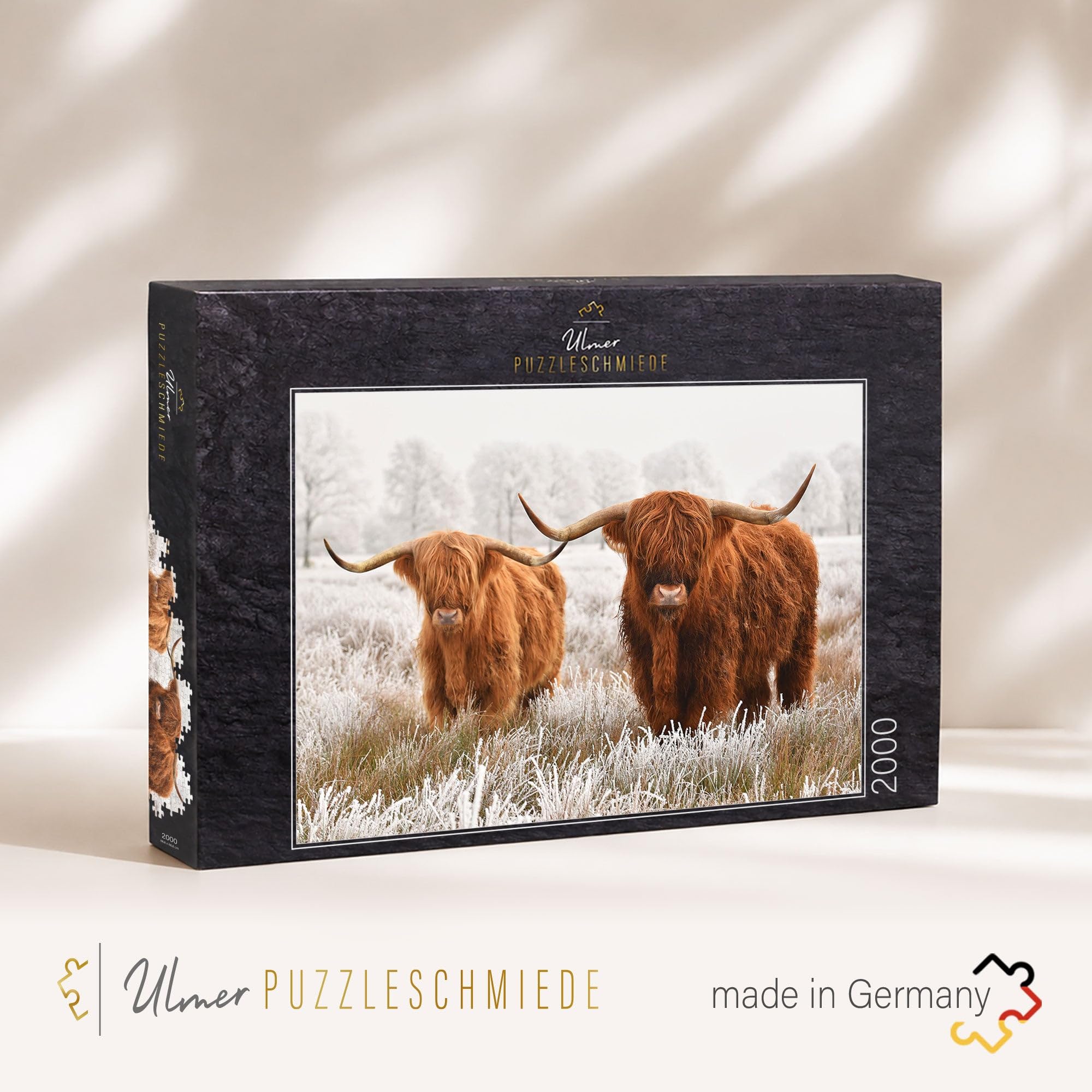 Ulmer Puzzleschmiede - Puzzle "Winterfreunde" – zimowe puzzle ze zwierzętami – motyw puzzli z dwoma kudłatymi górskimi bydłami – wspaniały kontrast między zwierzęciem a naturą