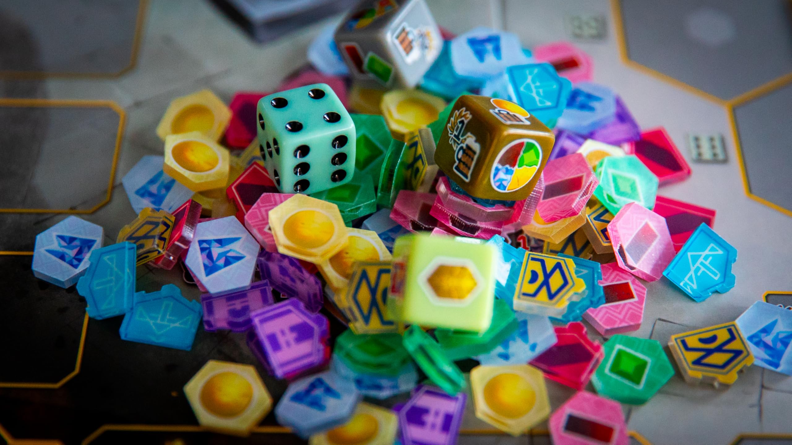 Devir - Covenant – Juego de Mesa de Estrategia Épica Enanos | Recupera la Montaña Sagrada | 1-4 Jugadores, 100 min, Autor de Bitoku y Sabika | Aventura Fantástica y Cooperativa (BGCOVSE)