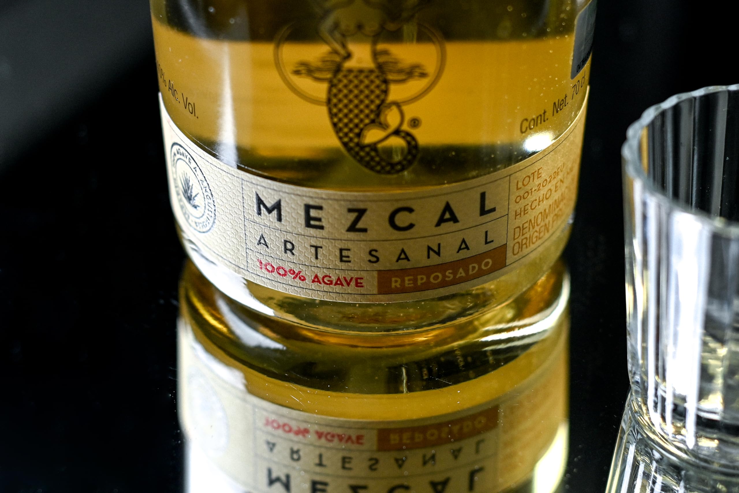 La Escondida Mezcal Artesanal Reposado 40% Vol. 0,7l in Giftbox