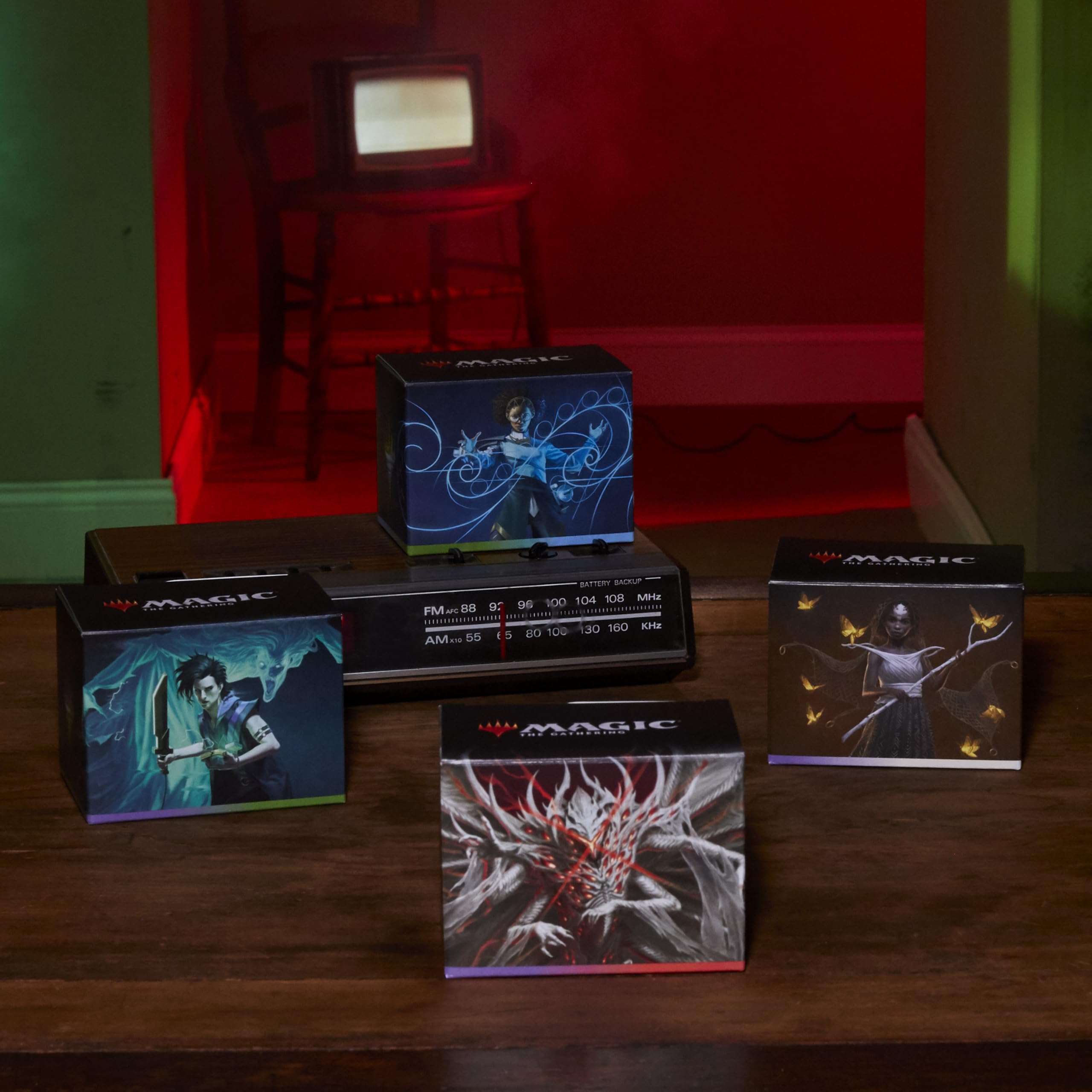 Amazon.com: Magic: The Gathering Duskmourn: House of Horror Commander Deck  Bundle