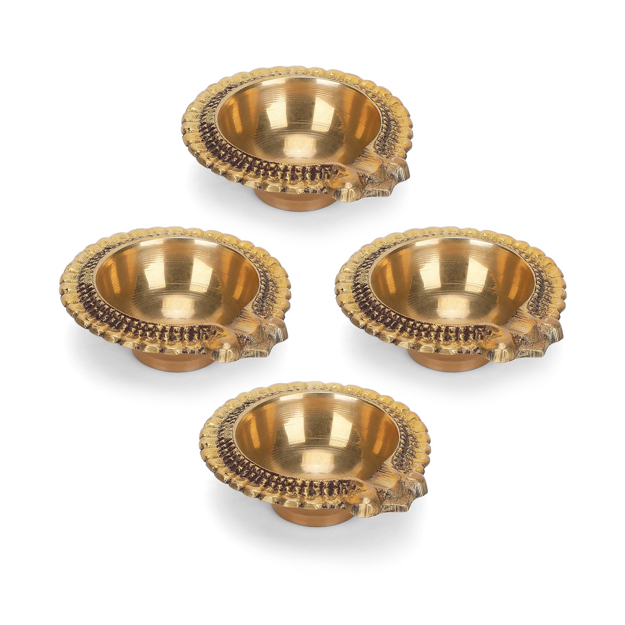 Aakrati Lampada A Olio Kuber Deepak In Ottone Puro Fatto A Mano Per Puja E Home Decor - Confezione Da 4 (5x5x5 Cm)