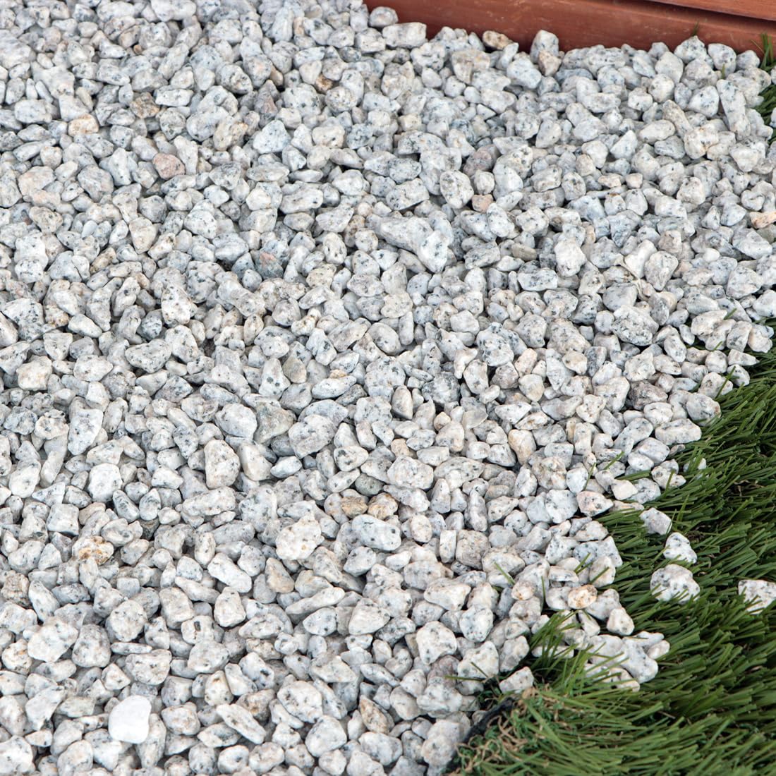 Amazon | 東海砂利 白川みかげ砂利 3分 (約3-12mm) 5kg (約3.1L) 庭