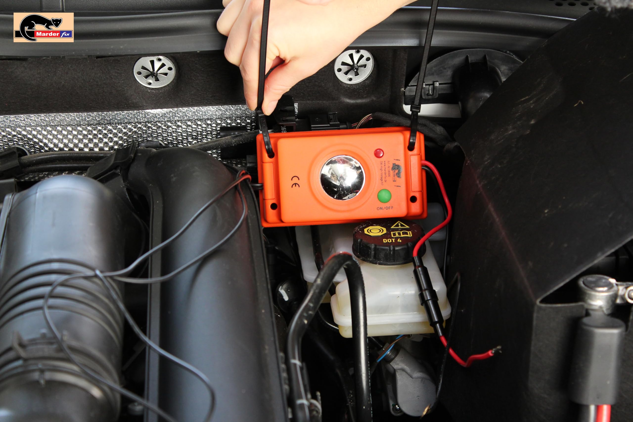 Marderabwehr komplett Set bestehend aus Hochspannungsgerät mit Ultraschall, On-Off Schalter,12V Anschluss und Duftmarkenentferner - Marderschreck, Marderschreck Auto
