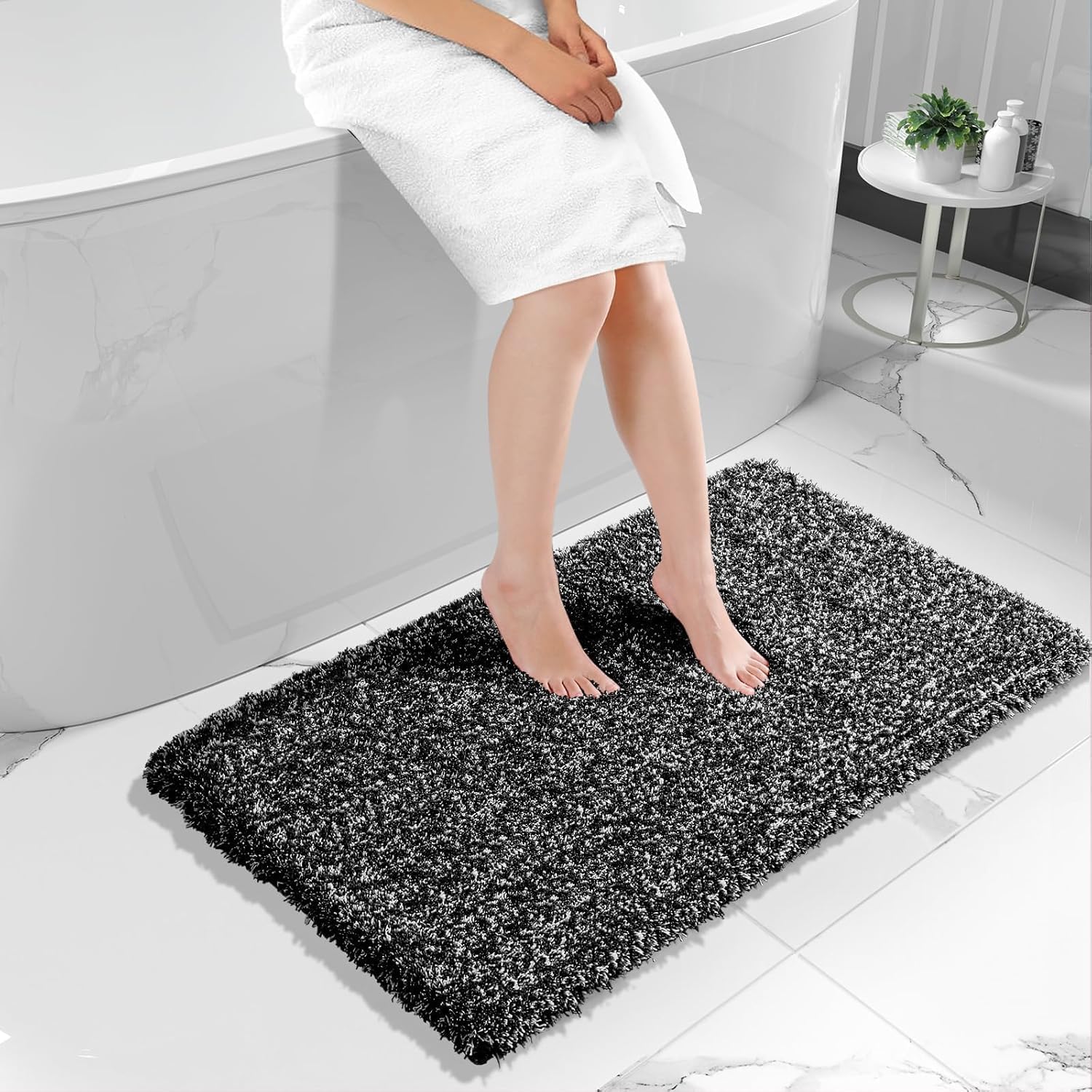 Yimobra Bath Mat, Super Shaggy Soft Comfortable Non Slip, Water Absorbent Microfiber Bath Mat, Dries Quickly, Machine Washable Thick Bathroom Floor Rugs for Shower, 120 x 61 cm, Black and White — image 1