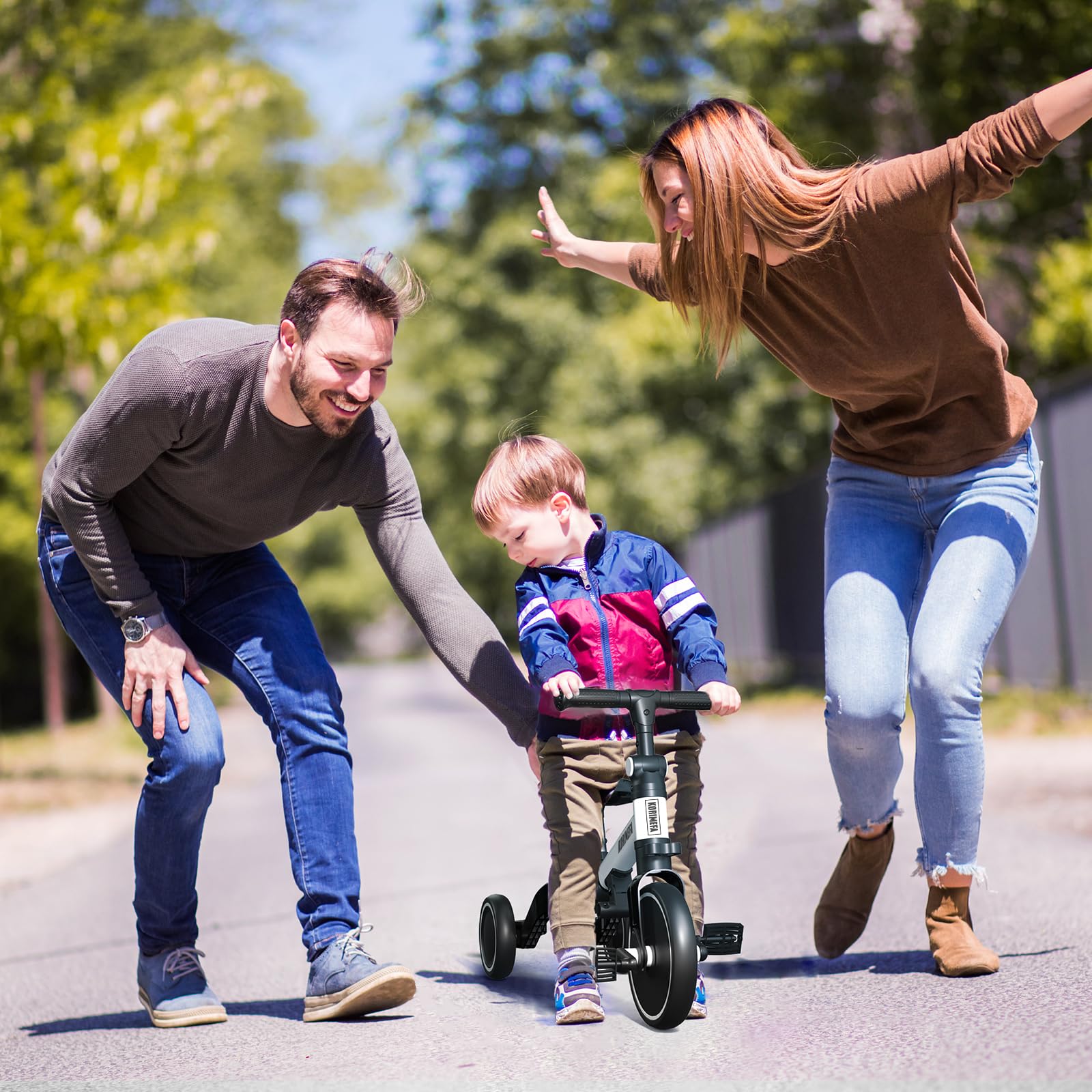 KORIMEFA Vélo d'équilibre pour Enfants, Tricycle à 3 Roues pour Enfants de 1 à 3 Ans, poignée de poussée, pédale Amovible, Dossier, poignée de Direction pour Les Parents, Premier Anniversaire (Blanc)