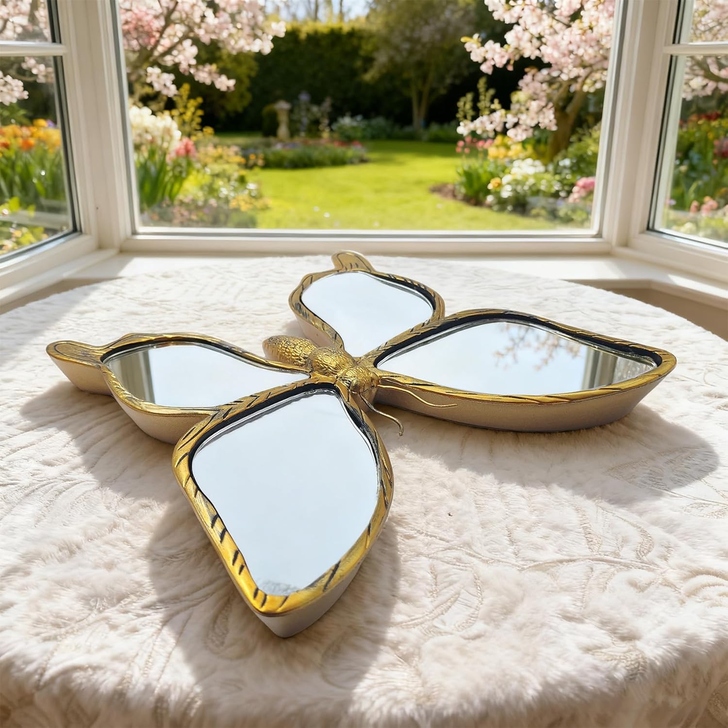 Gold Resin Butterfly Wall Decor, Insect Themed Wall Mirror, Creative Home Decoration for Bedroom Tabletop Balcony Corridor, Ideal Gift (1, Butterfly)