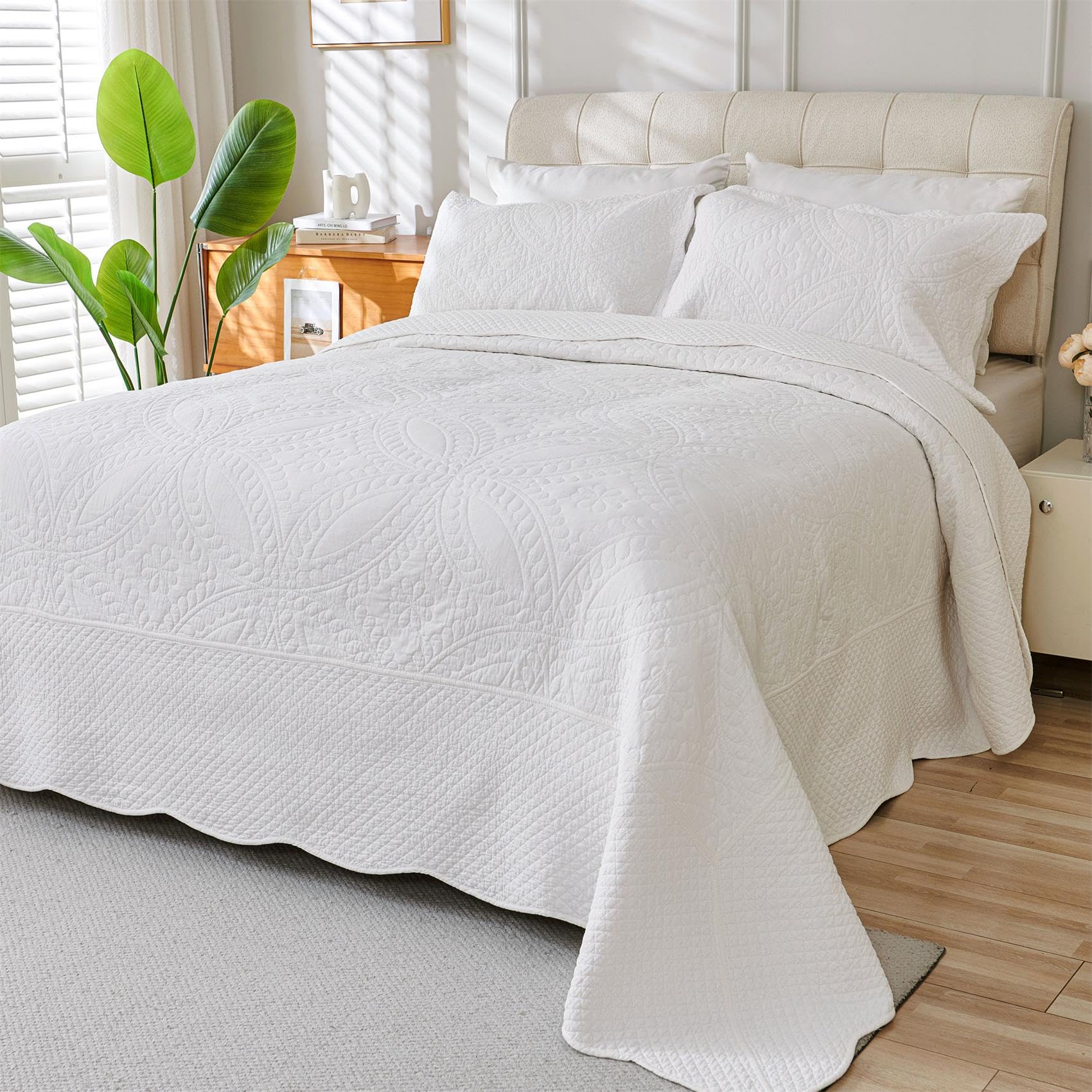Photo 1 of Cmfshape Super King Quilt Set - White, 128"x120"