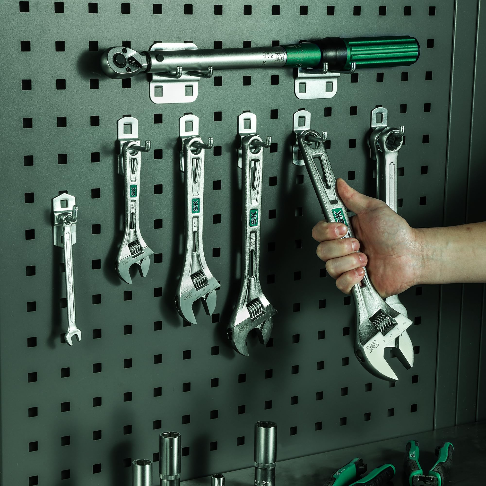 SK Llave ajustable de 8 pulgadas, capacidad de mandíbula de 1 pulgada, acero Cr-V, básculas SAE y métricas