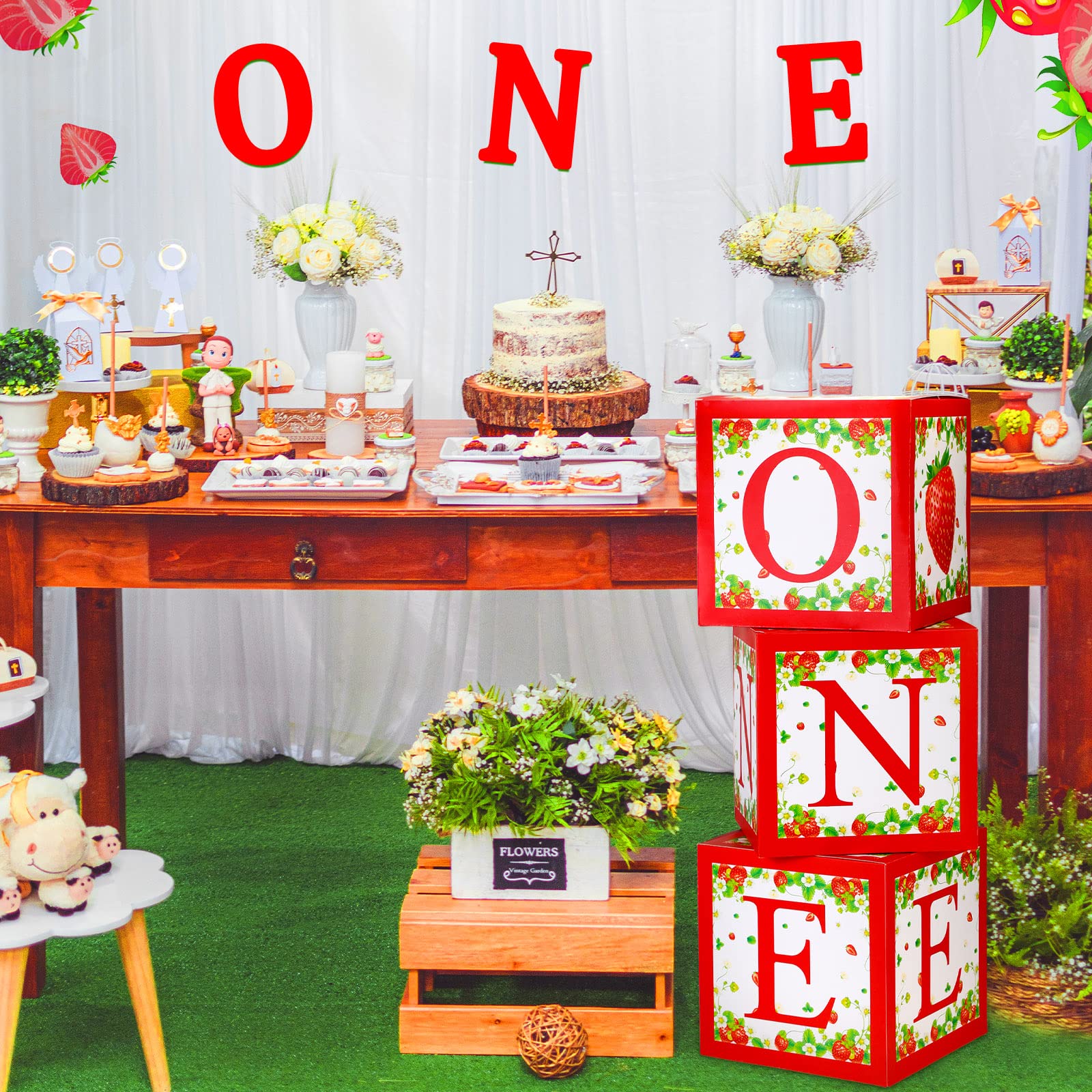 CHUNNIN 4-Piece Strawberry Party Boxes - Large Red & Pink Berry Theme Decorations