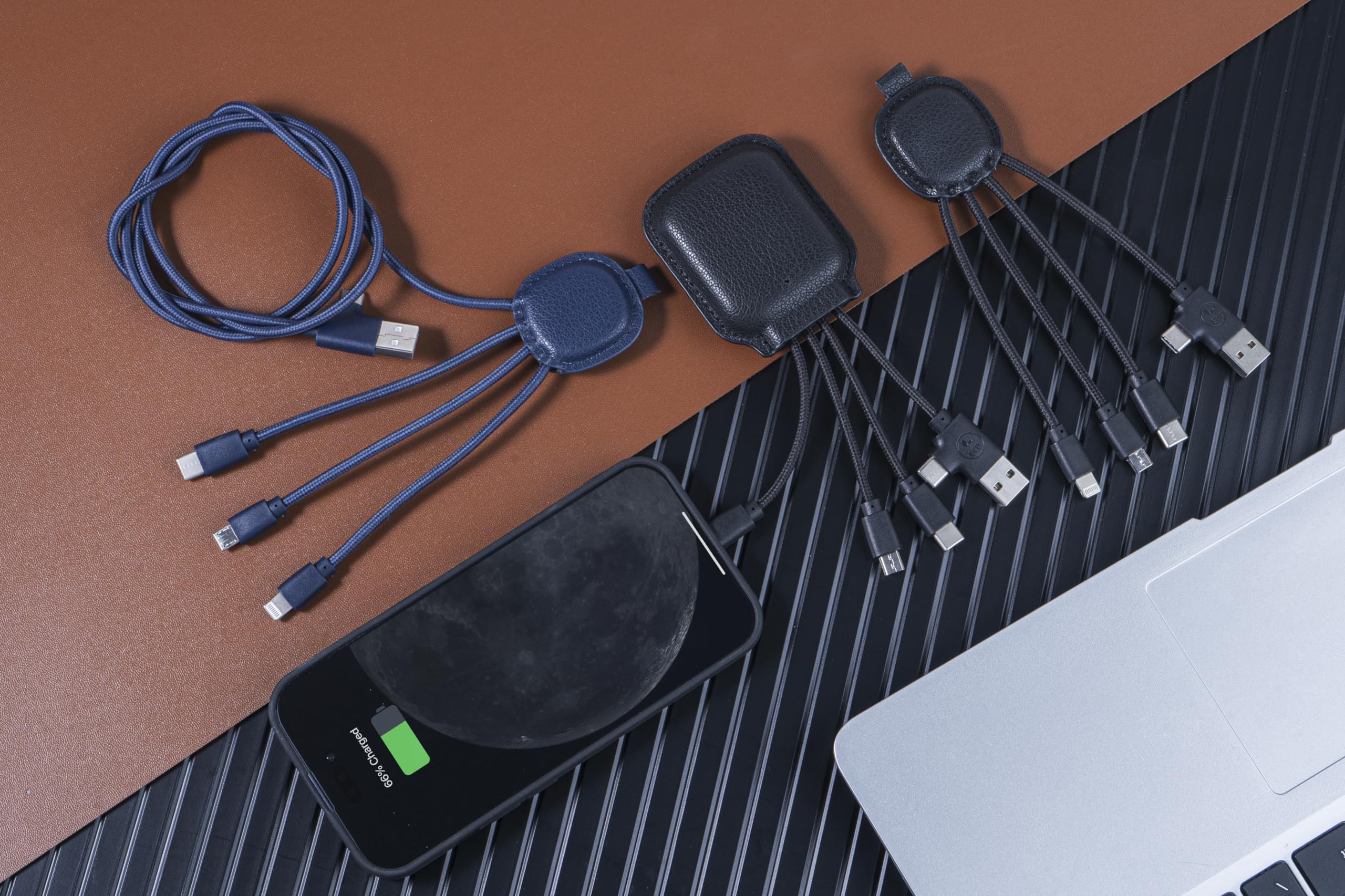 Xoopar Kabel Multi USB 4 w 1 USB-C, USB, Lightning, Micro USB - Iné Smart Long 1m - Skórzana funkcja NFC z recyklingu do ładowania smartfonów iPhone, Samsung, Huawei, Xiaomi, LG, czarny