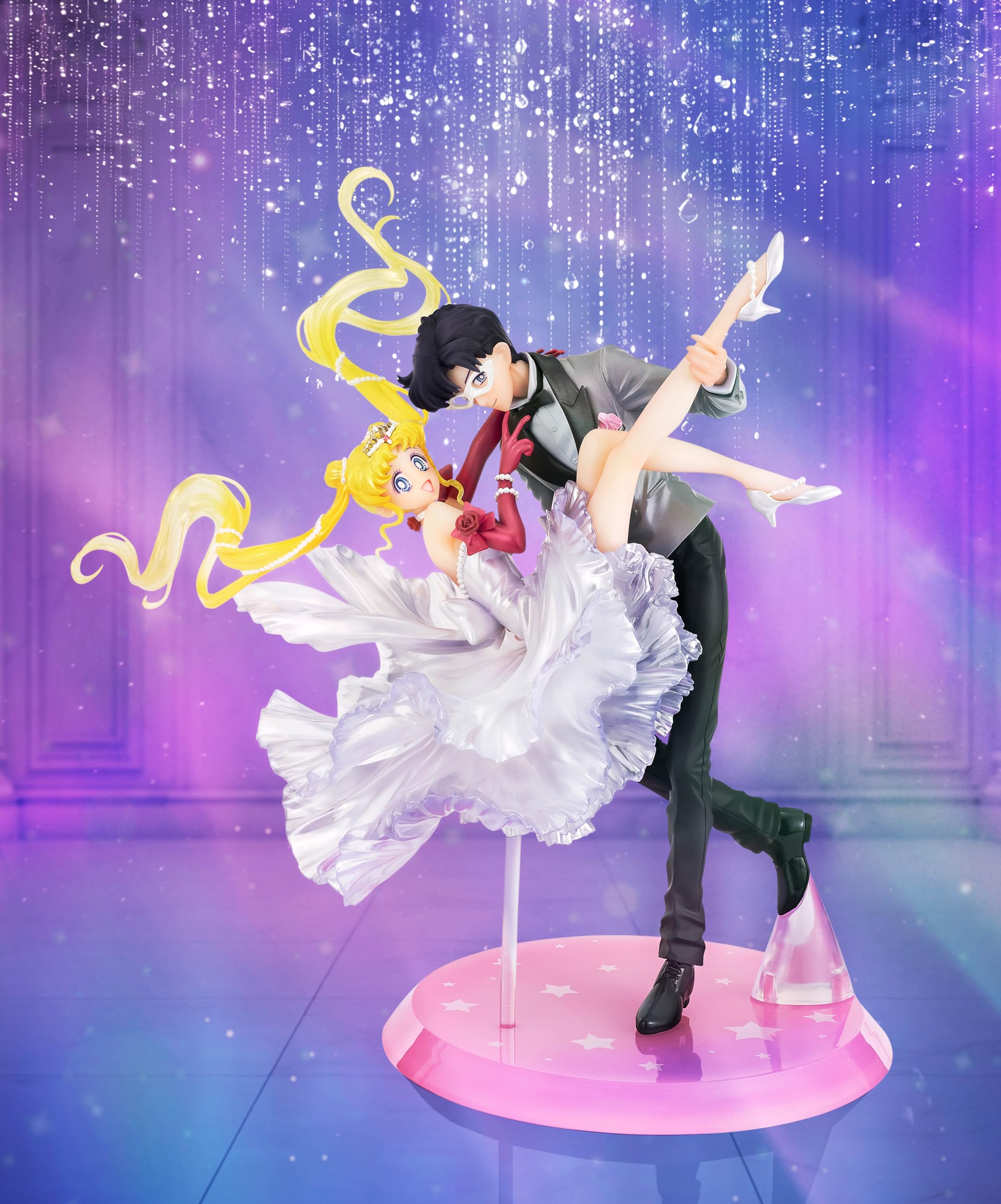 セーラームーン Tuxedo Mirage フィギュア Amazon.com: TAMASHII NATIONS - Sailor Moon - Usagi & Tuxedo