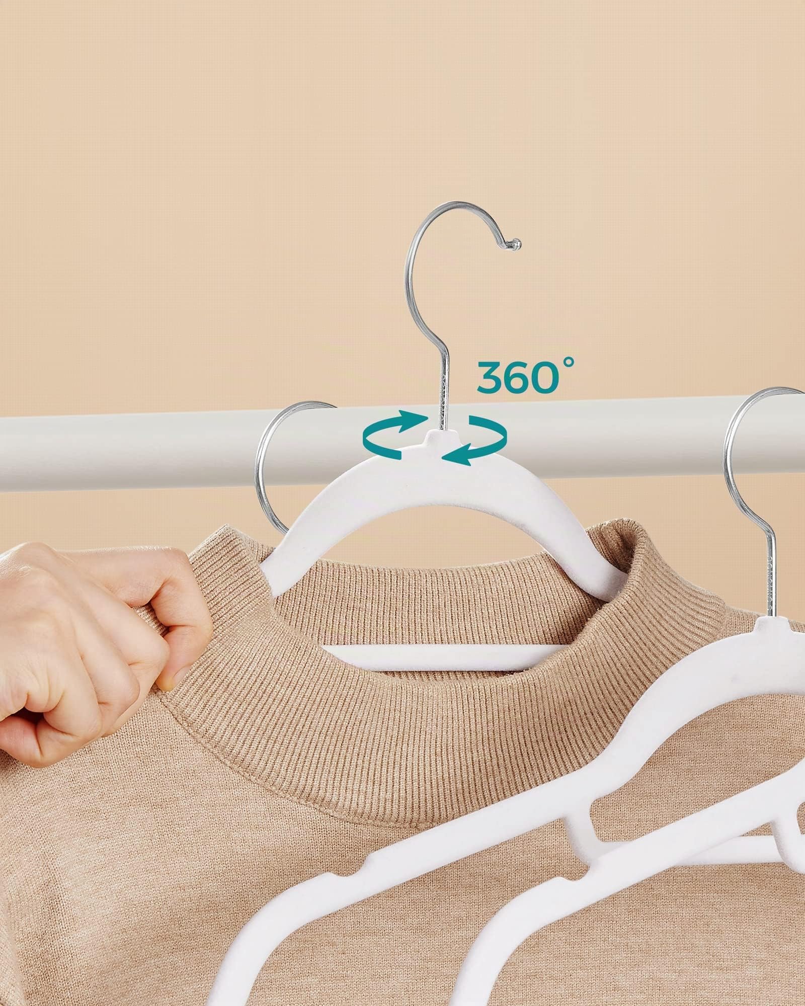 SONGMICS Grucce Appendiabiti in Velluto, 20 Pezzi, Salvaspazio e Antiscivolo, Porta Cravatte, Gancio Girevole a 360°, Spesso 0,6 cm, Largo 43,5 cm, Cappotti Pantaloni, Bianco Nuvola CRF020W01