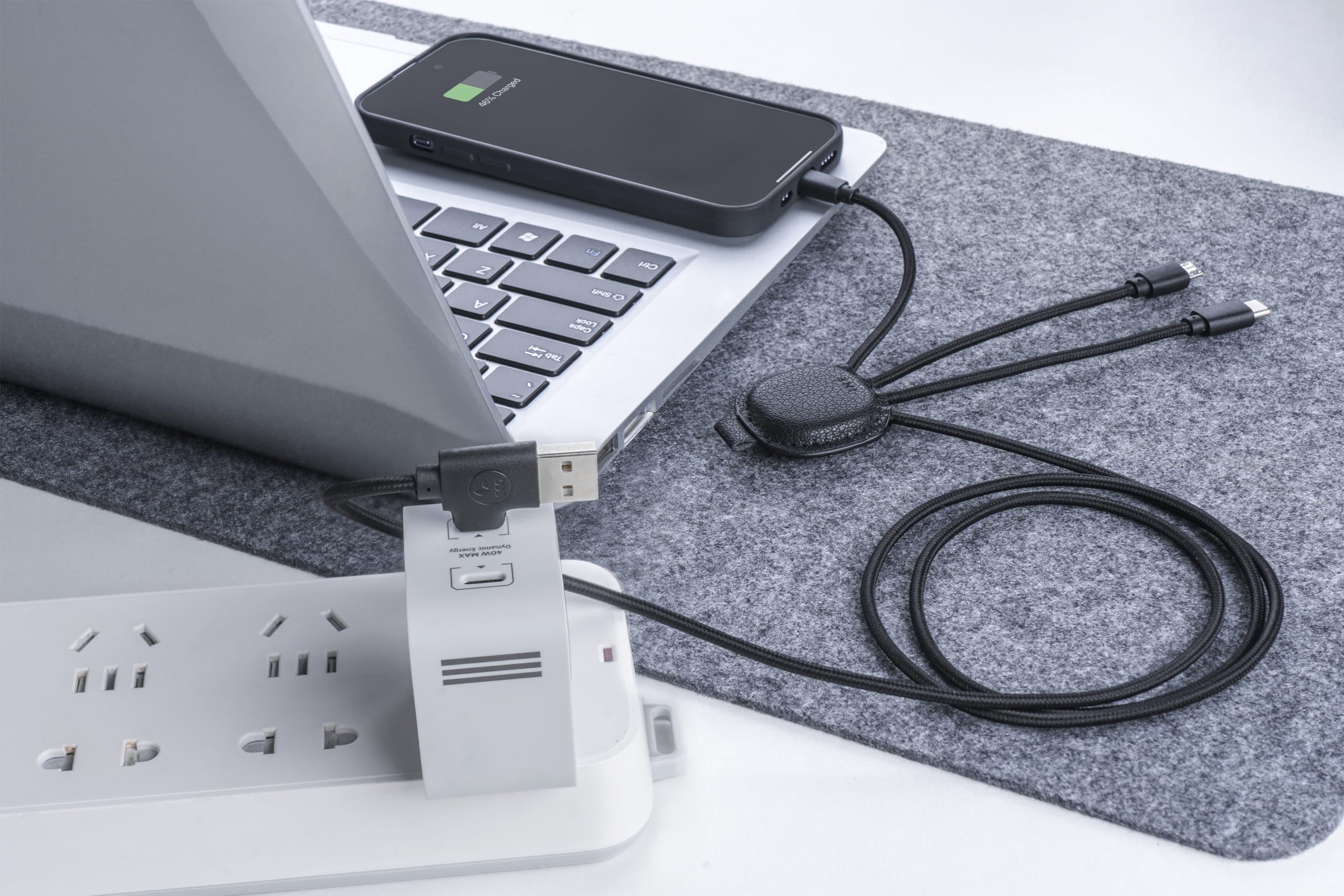 Xoopar Kabel Multi USB 4 w 1 USB-C, USB, Lightning, Micro USB - Iné Smart Long 1m - Skórzana funkcja NFC z recyklingu do ładowania smartfonów iPhone, Samsung, Huawei, Xiaomi, LG, czarny