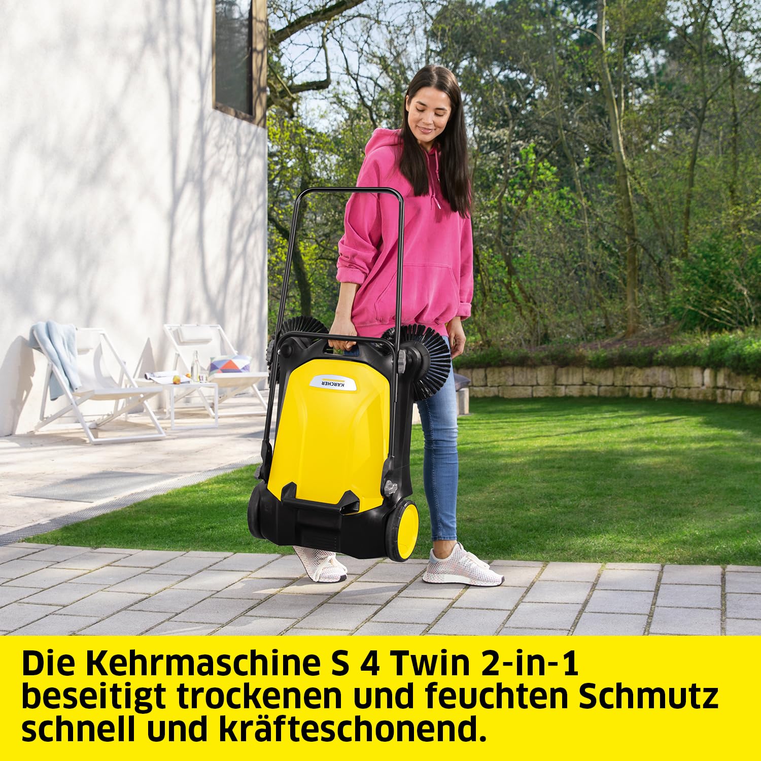 Kärcher Kehrmaschine S 4 Twin 2-in-1, gelb/schwarz | Max. Flächenleistung: 2400m²/h, 2 Seitenbesen, Kehrbehälter: 20 l, Arbeitsbreite: 680 mm
