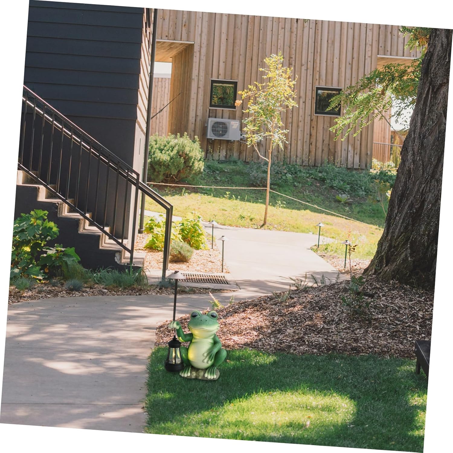 Outdoor Frog Solar Lantern Weatherproof Garden Decor for Lawn and Pathway Lighting Resin Material Unique Design for Charming Ambiance