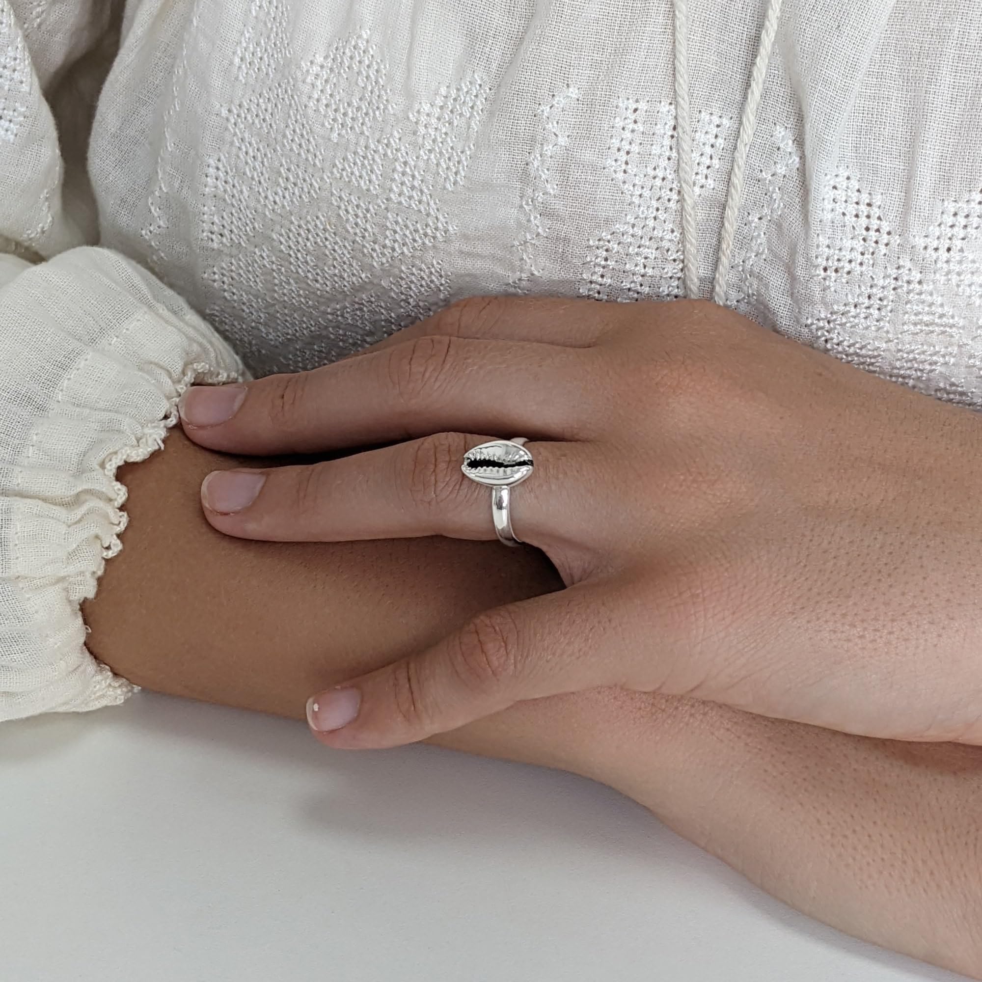 81stgeneration Anillo Promesa Concha Cauri Plata 925 | Anillos Plata de Ley Mujer | Joyas Verano Playa | Anillos Concha Marina Adolescentes | Diseño Bohemio Conchas Marinas Apiladas
